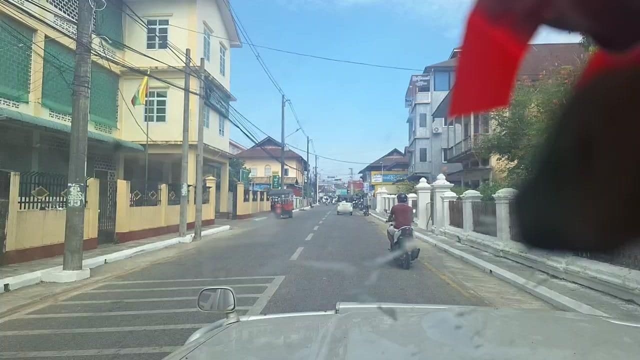 Street view near တောင်ငူတည်းခိုရိပ်သာ Taunggu Motel, Dawei — © roadroid (CC BY-SA · Mapillary)