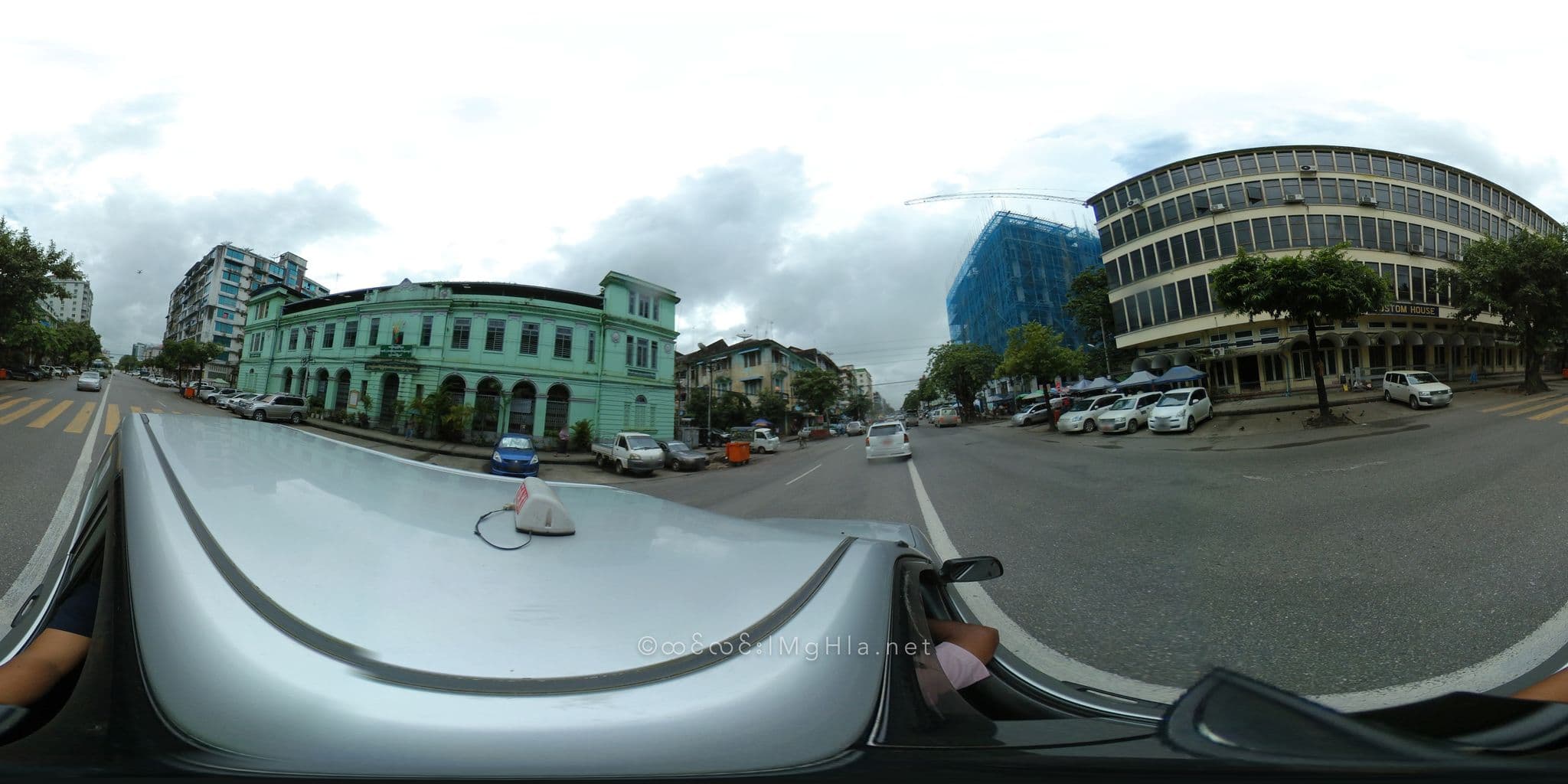Street view near Lotus Bed&Breakfast, Botataung — © mghla (CC BY-SA · Mapillary)