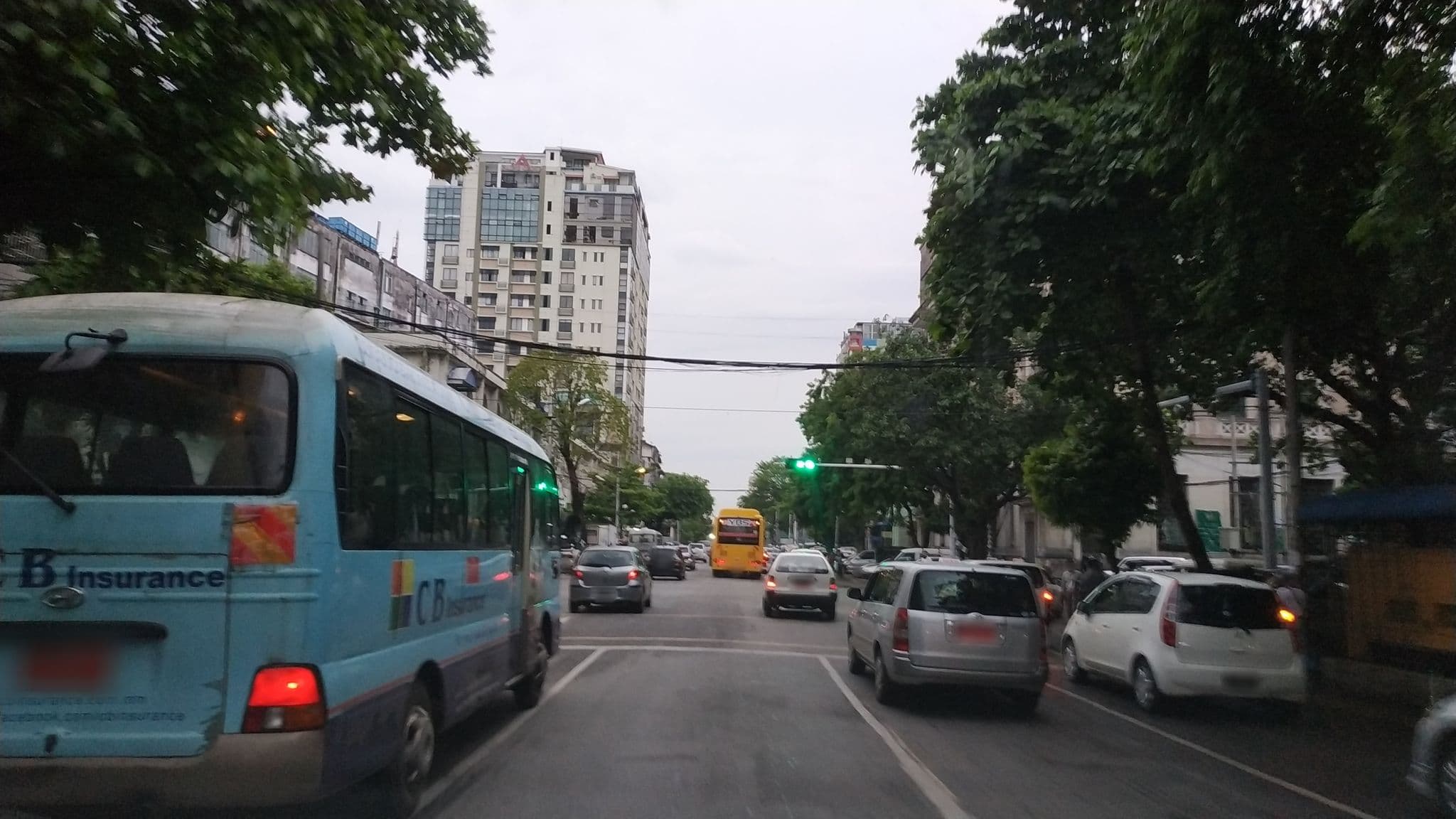 Street view near The Willow Inn, Botataung — © ckkw (CC BY-SA · Mapillary)