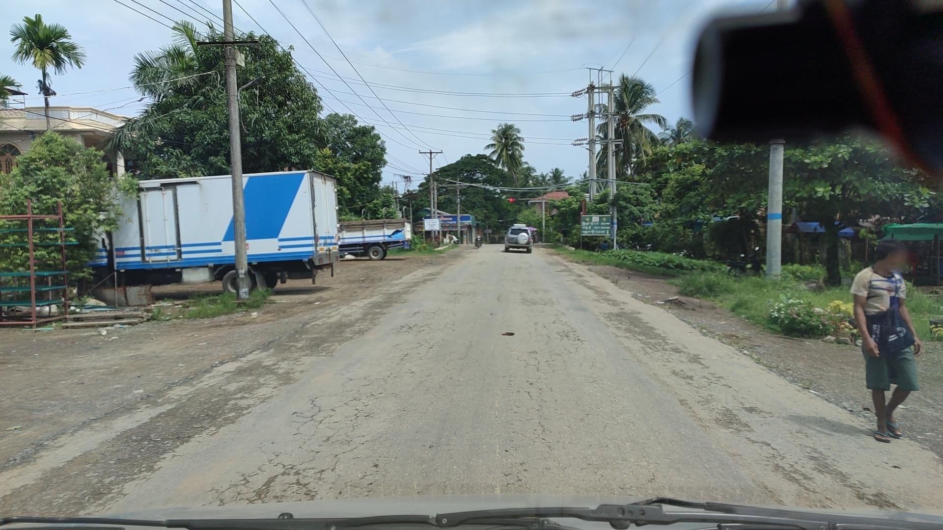 Street view near More Guesthouse, Gwa — © roadroid (CC BY-SA · Mapillary)