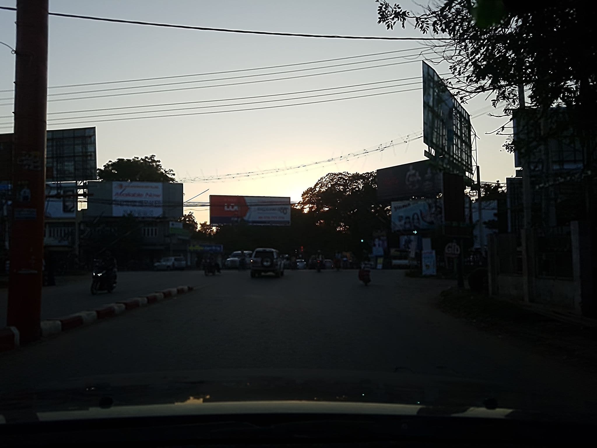 Street view near King and Queen Hotel, Monywa — © winlwin (CC BY-SA · Mapillary)