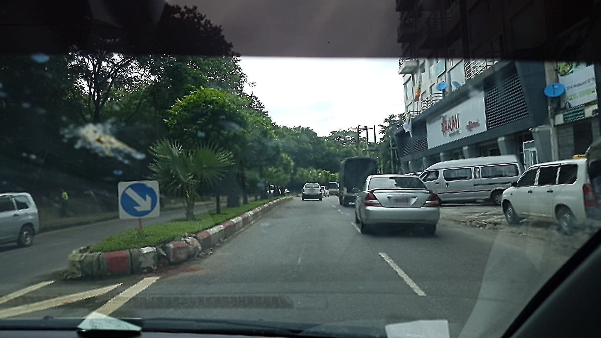 Street view near Hotel Esparado, Mingala Tangnyunt — © aungphone (CC BY-SA · Mapillary)