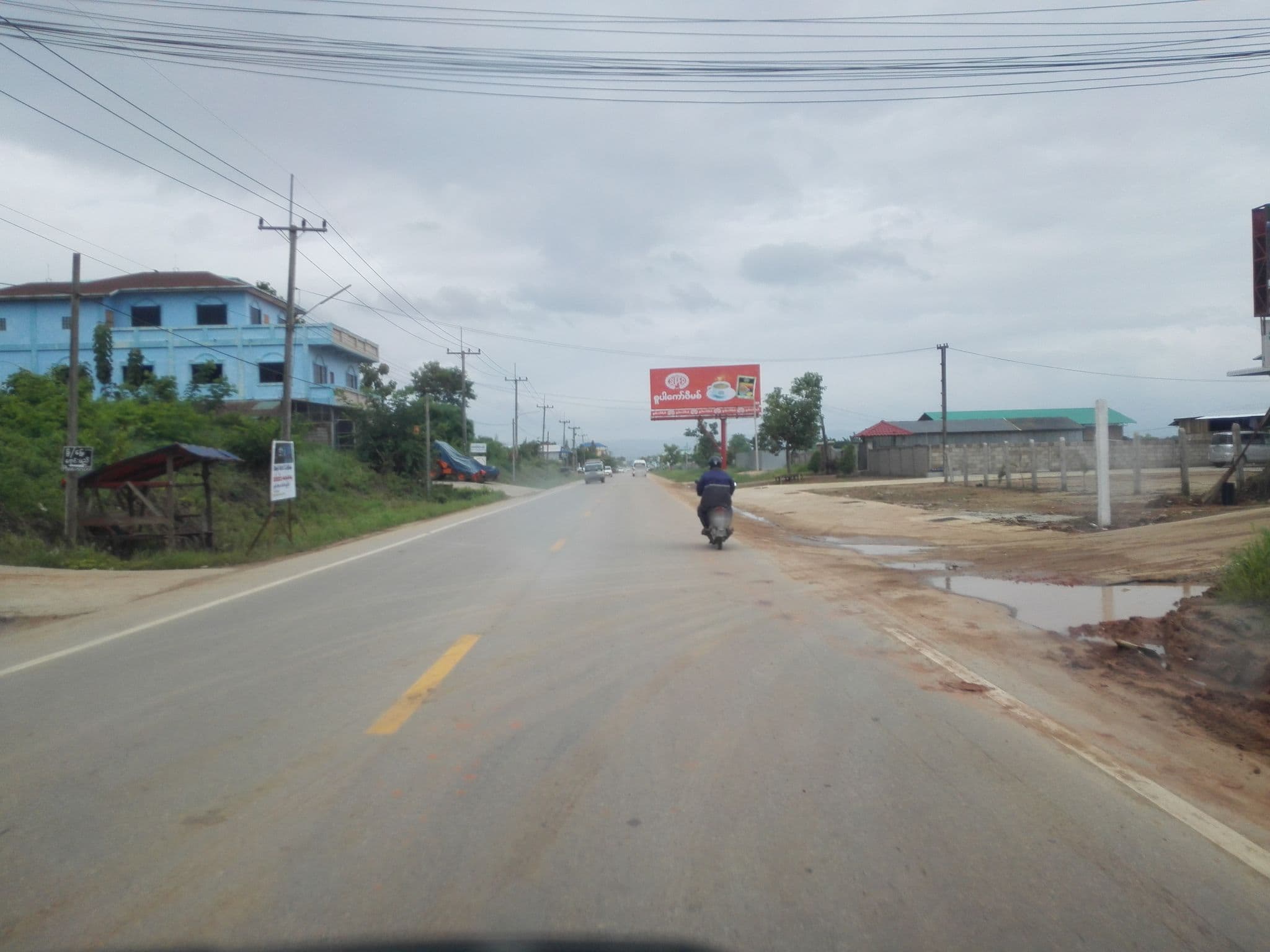Street view near Thukhawaddy Hotel, Myawaddy — © kaanpakpum (CC BY-SA · Mapillary)