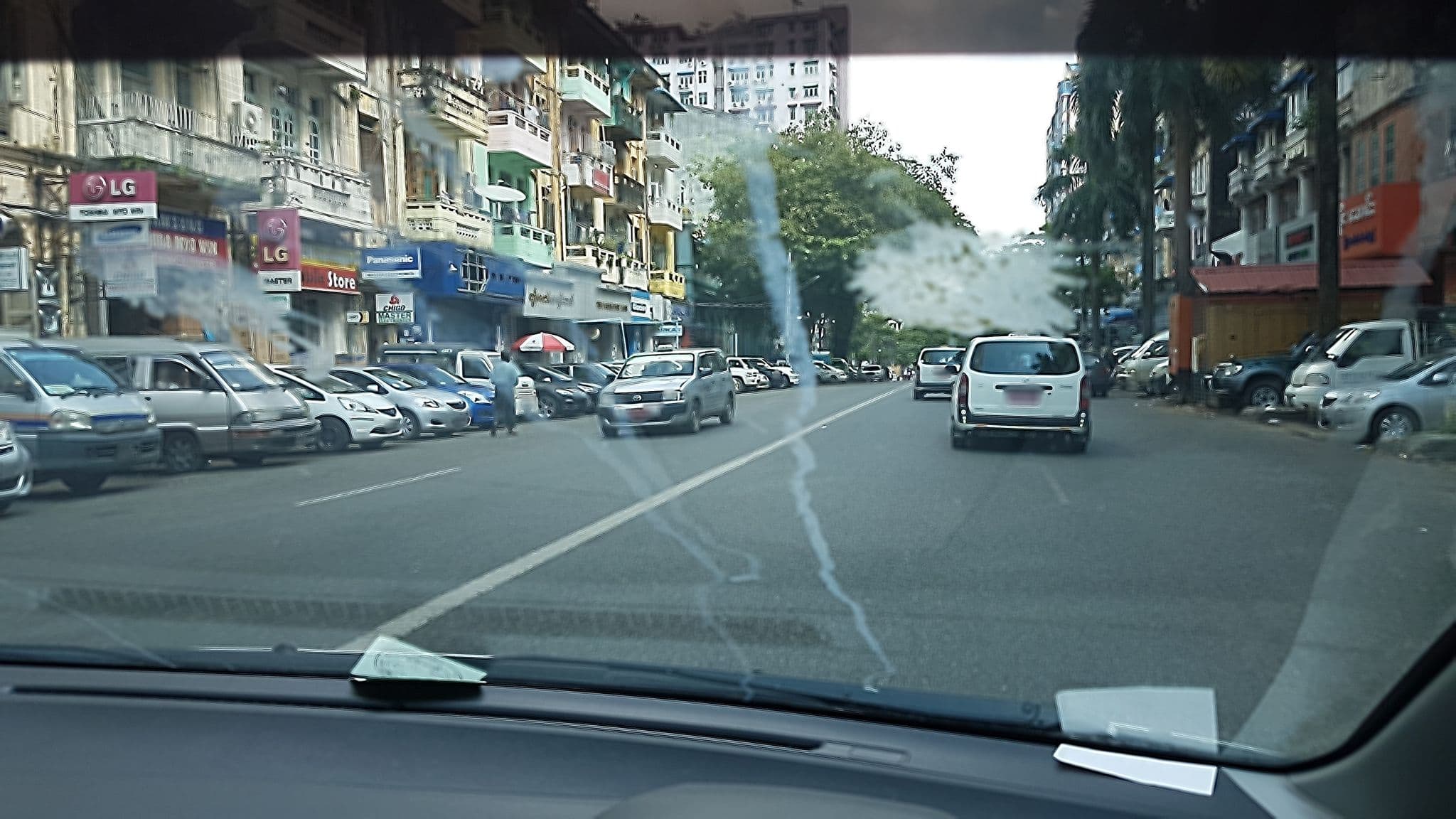 Street view near City Hotel Yagon, Botataung — © aungphone (CC BY-SA · Mapillary)