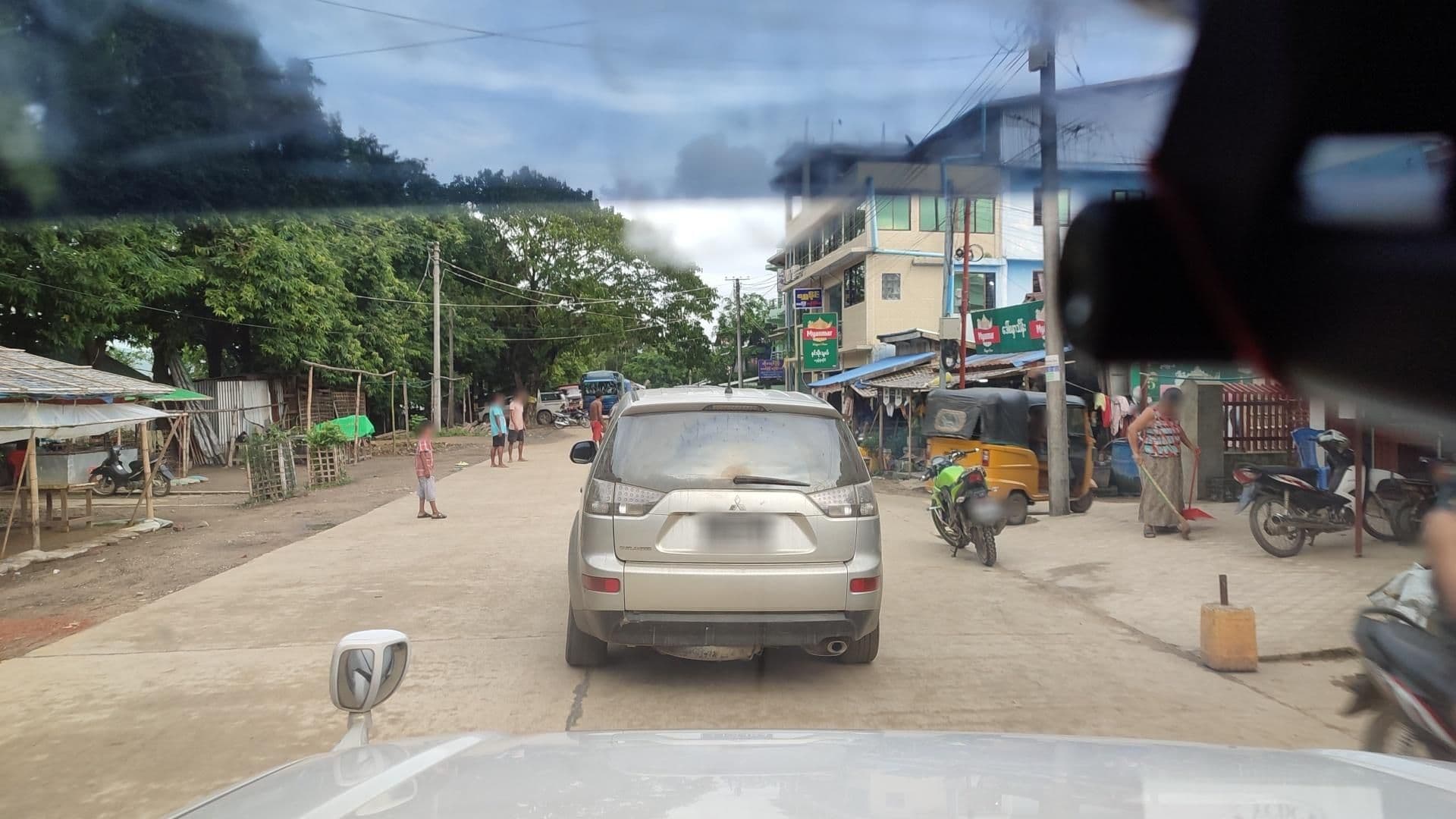 Street view near Shwe khine, Buthidaung Town — © roadroid (CC BY-SA · Mapillary)