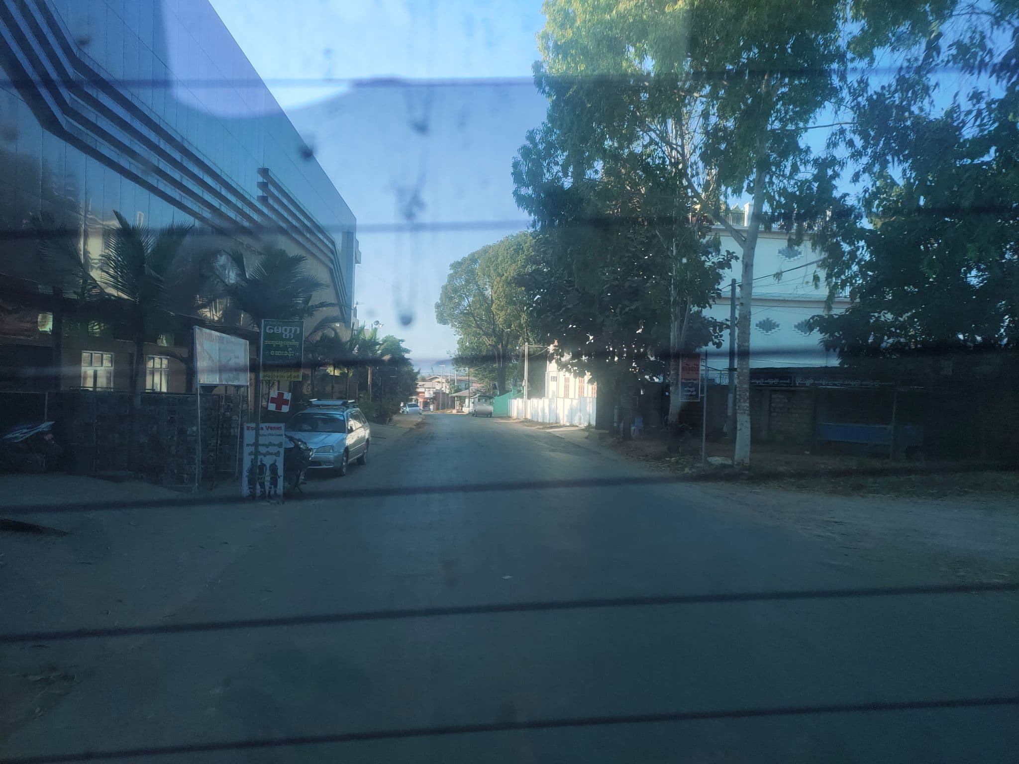 Street view near Shwe Pyi Thainka Hotel, Pyin Oo Lwin — © tetmakolin (CC BY-SA · Mapillary)