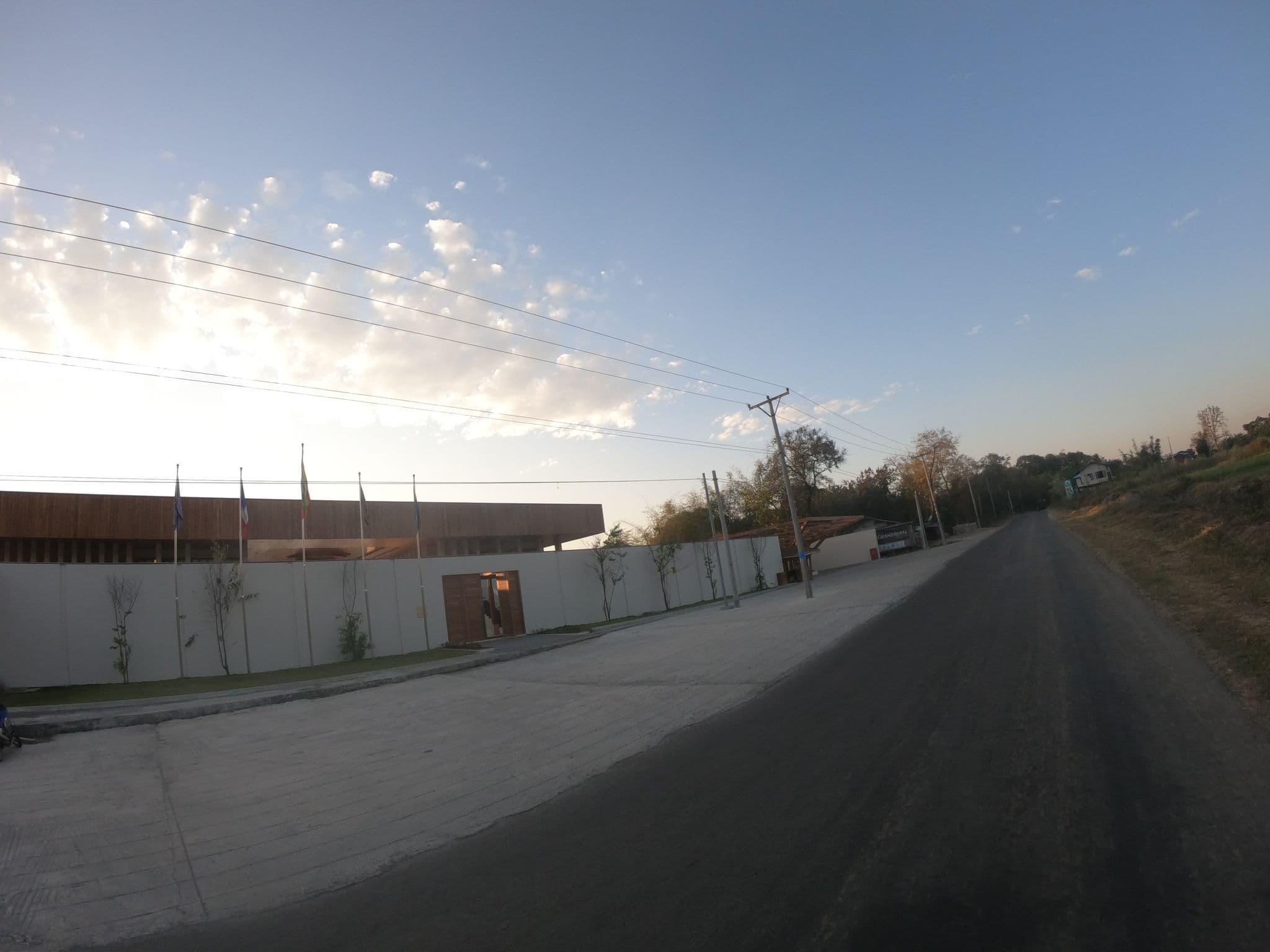 Street view near Sofitel, Inbawhkon — © thohi (CC BY-SA · Mapillary)
