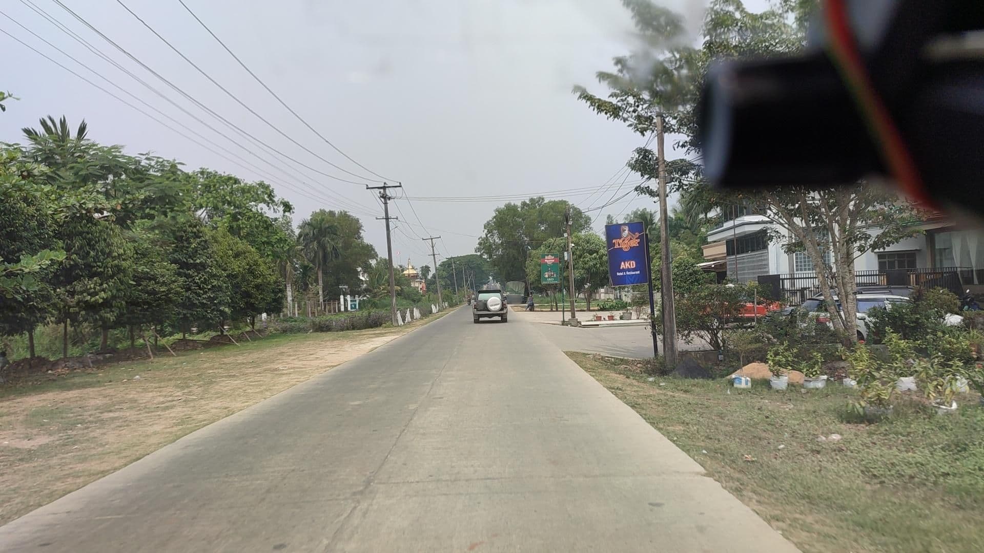Street view near Aung Kaday Hotel, Wakema — © roadroid (CC BY-SA · Mapillary)