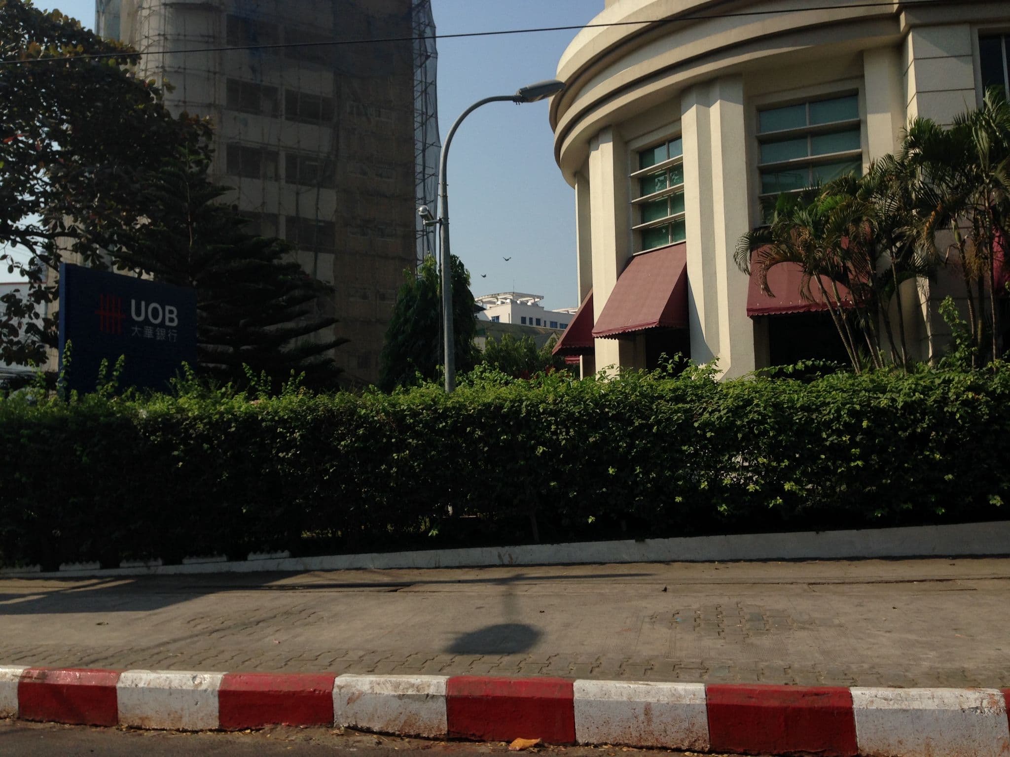 Street view near Parkroyal Yangon, Mingala Tangnyunt — © kymolos (CC BY-SA · Mapillary)