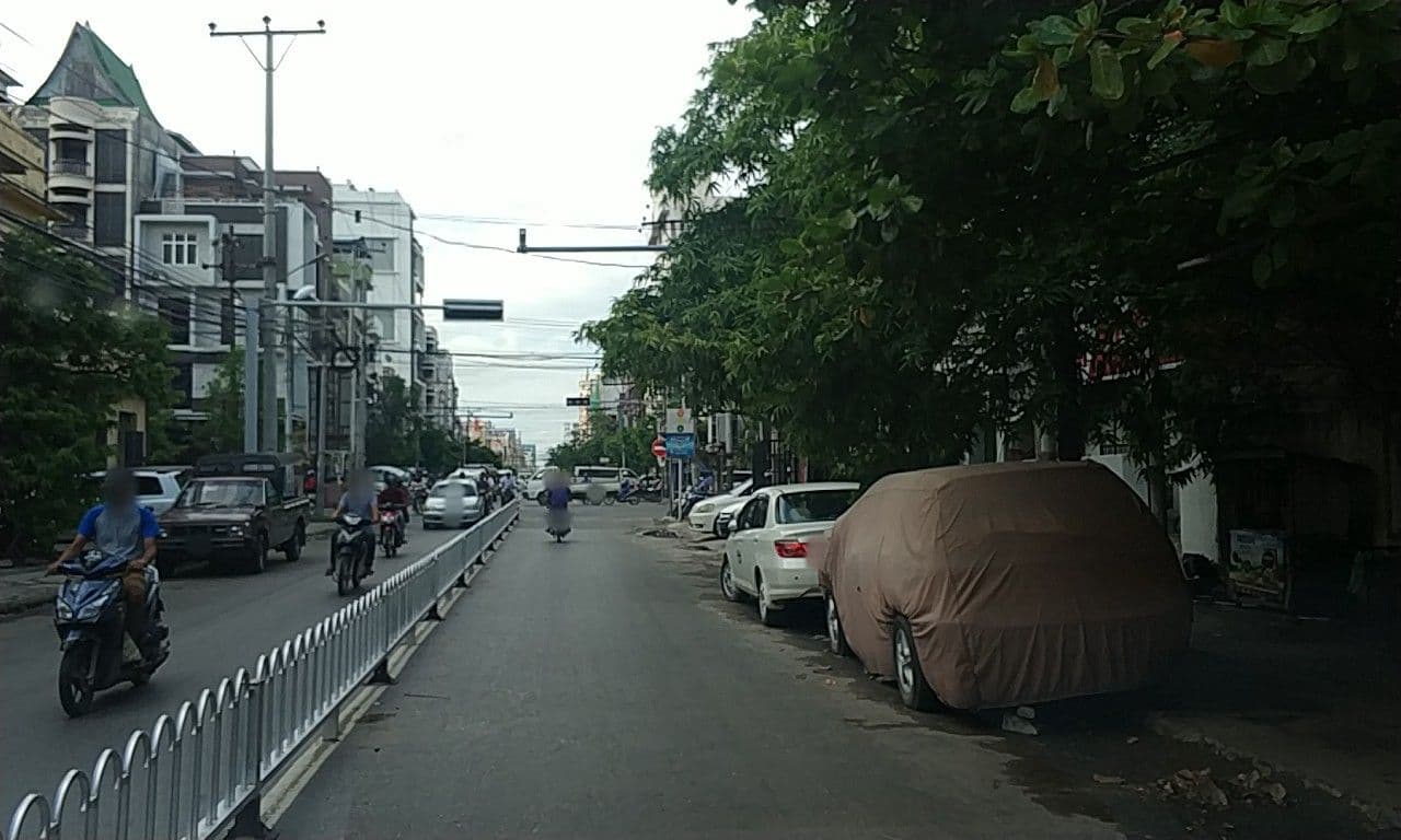 Street view near Sabaiphyu Hotel, Mandalay