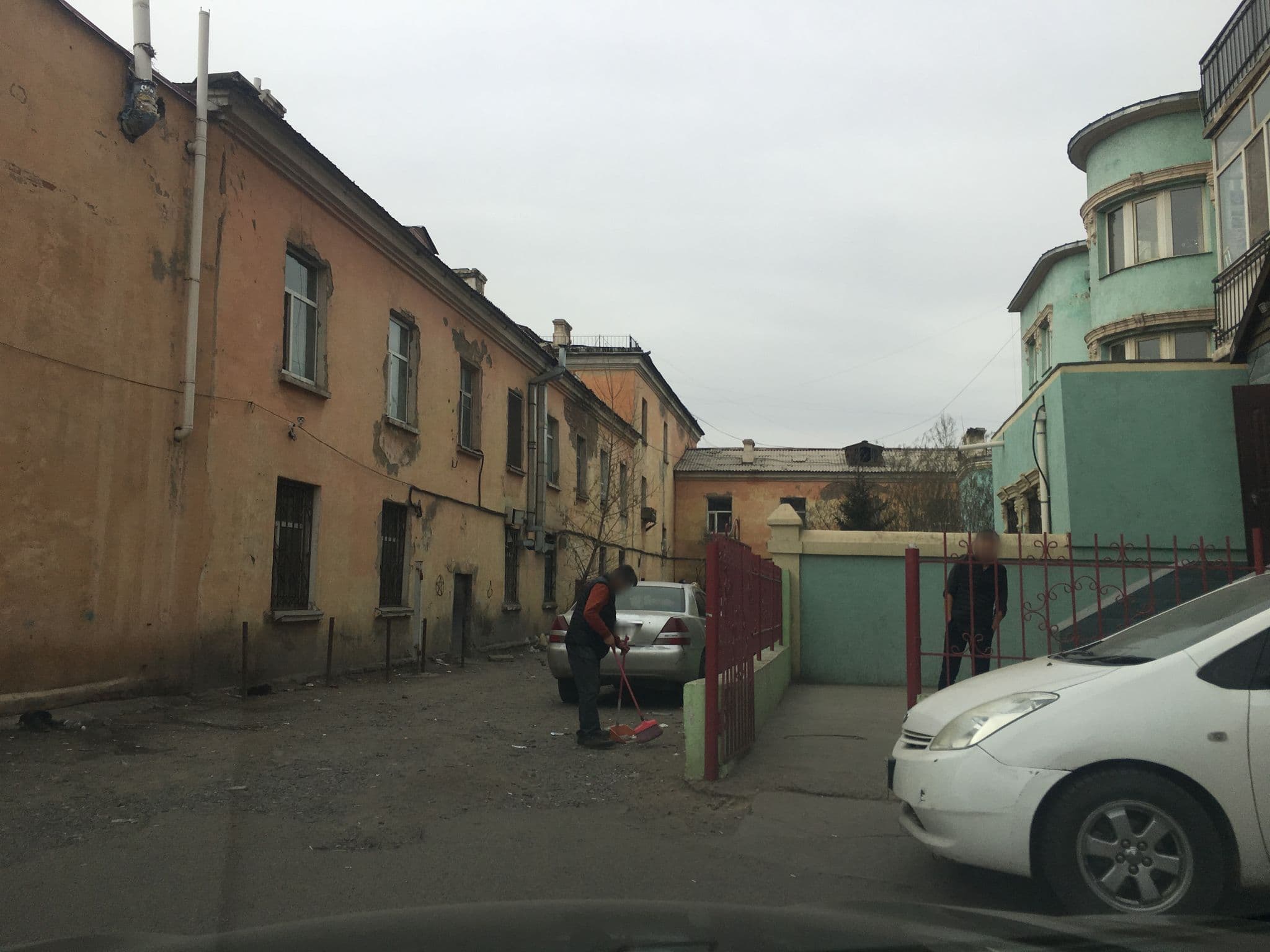 Street view near LION Hotel, Ulan Bator — © munkhbold (CC BY-SA · Mapillary)