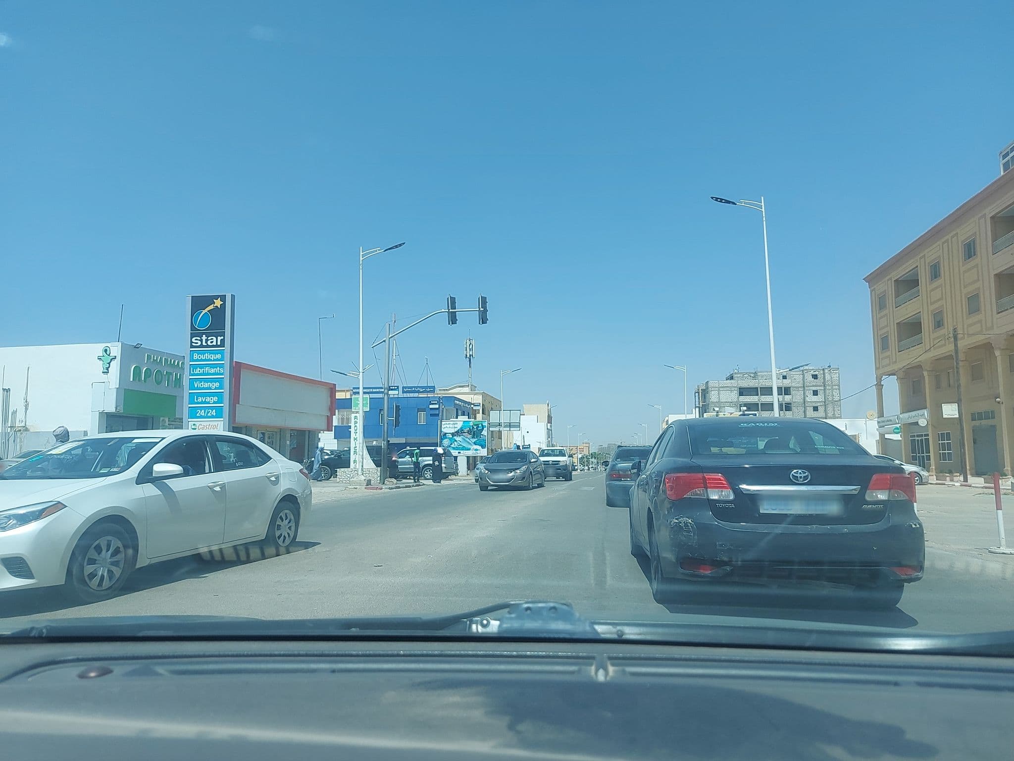 Street view near MauriCentre, Tevragh Zeina — © vetah20 (CC BY-SA · Mapillary)