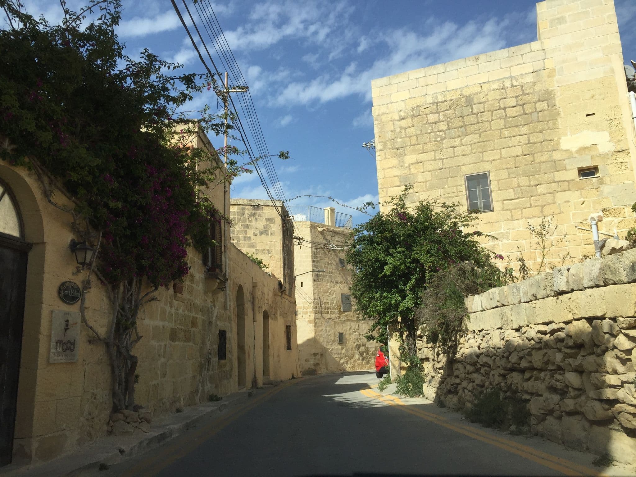 Street view near Mood, Għarb — © richlv (CC BY-SA · Mapillary)
