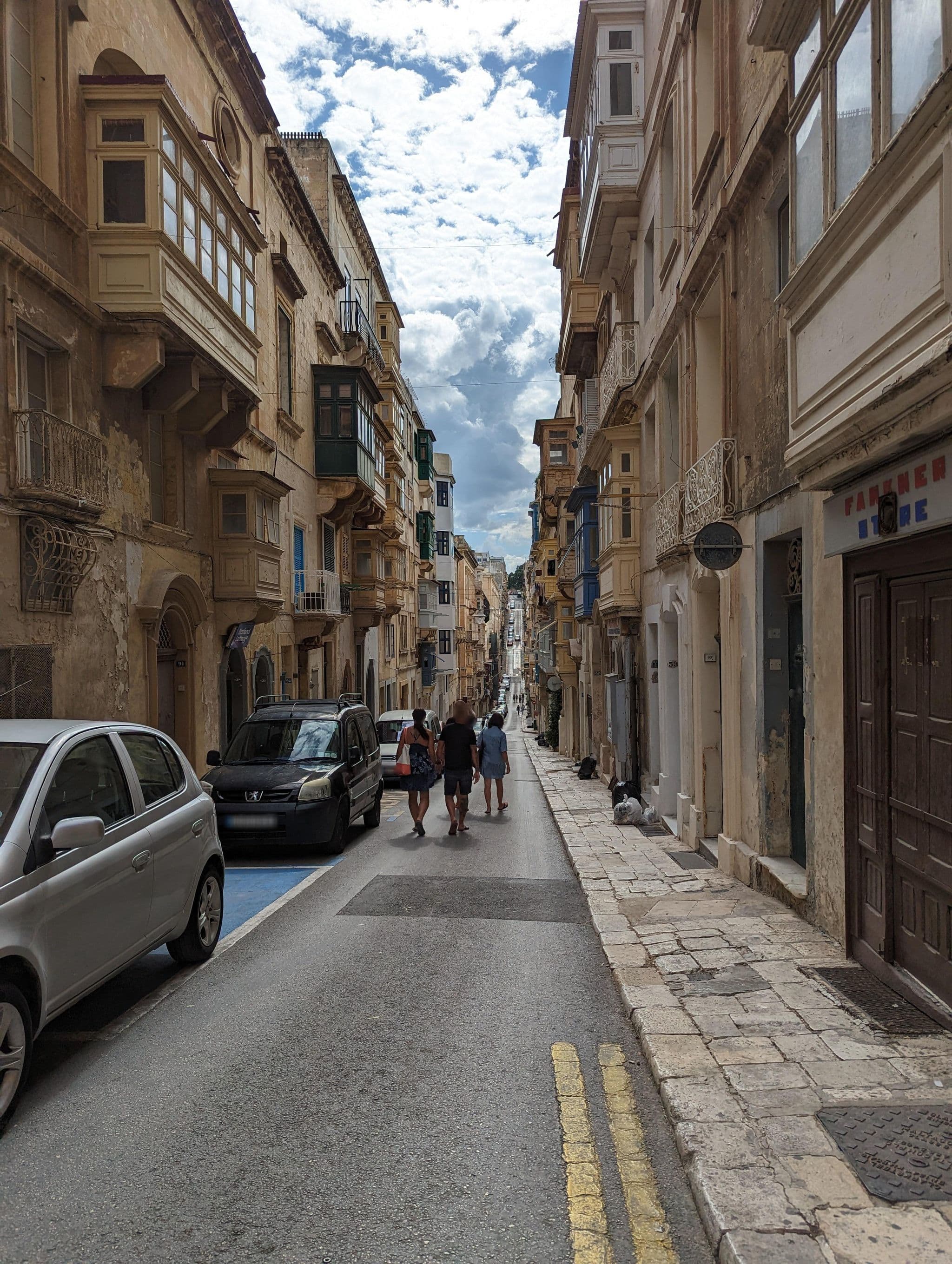 Street view near Casa Ellul, Valletta — © ente (CC BY-SA · Mapillary)