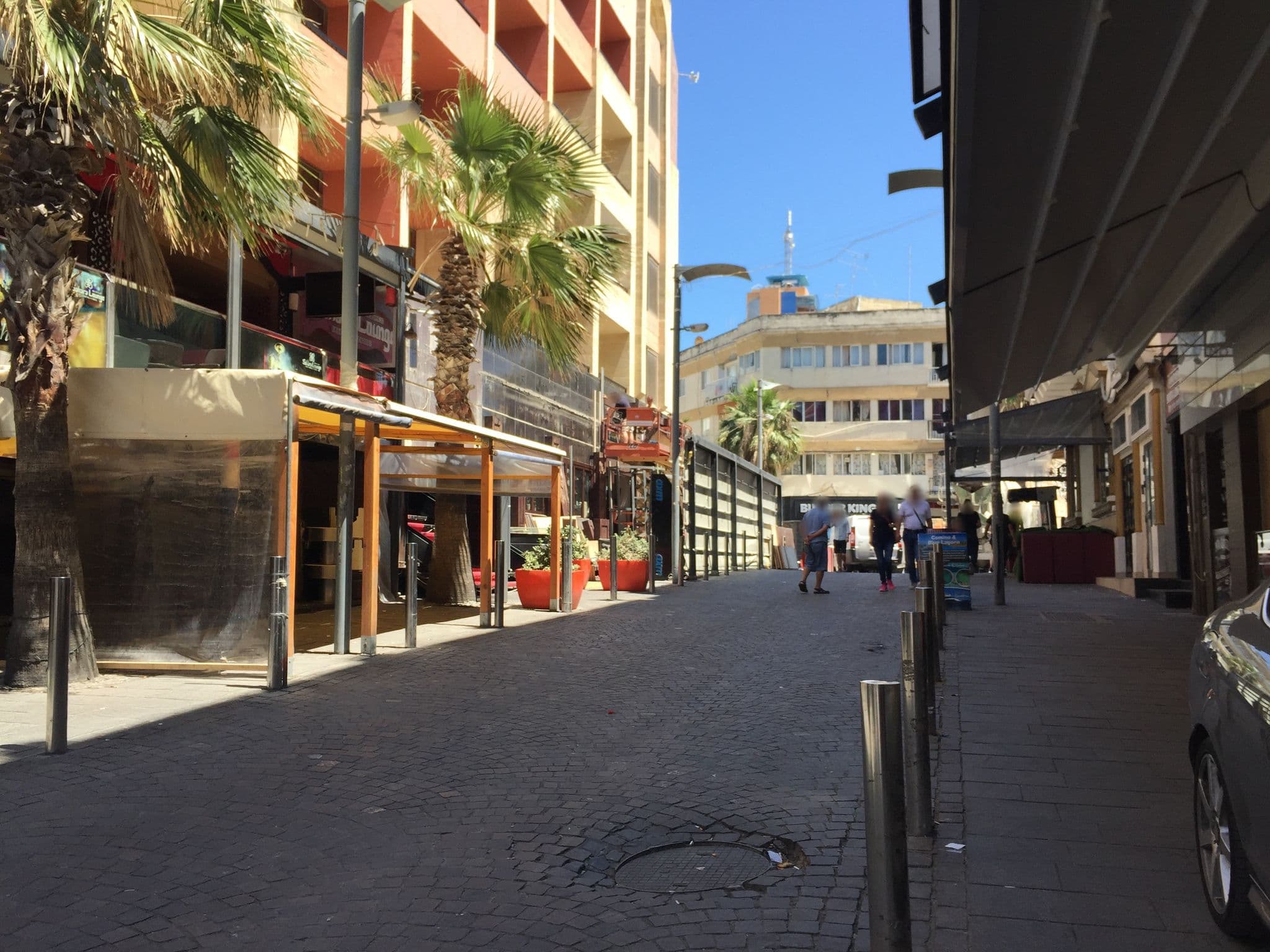 Street view near Blue Sea Saint George's Park, San Ġiljan — © richlv (CC BY-SA · Mapillary)