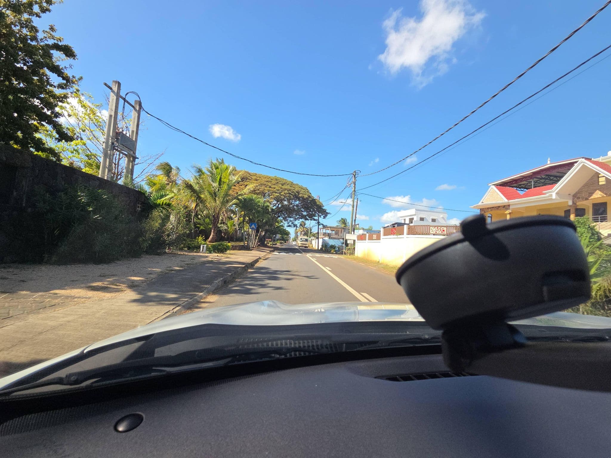 Street view near Plage Bleue, Pointe aux Piments — © nfluence (CC BY-SA · Mapillary)