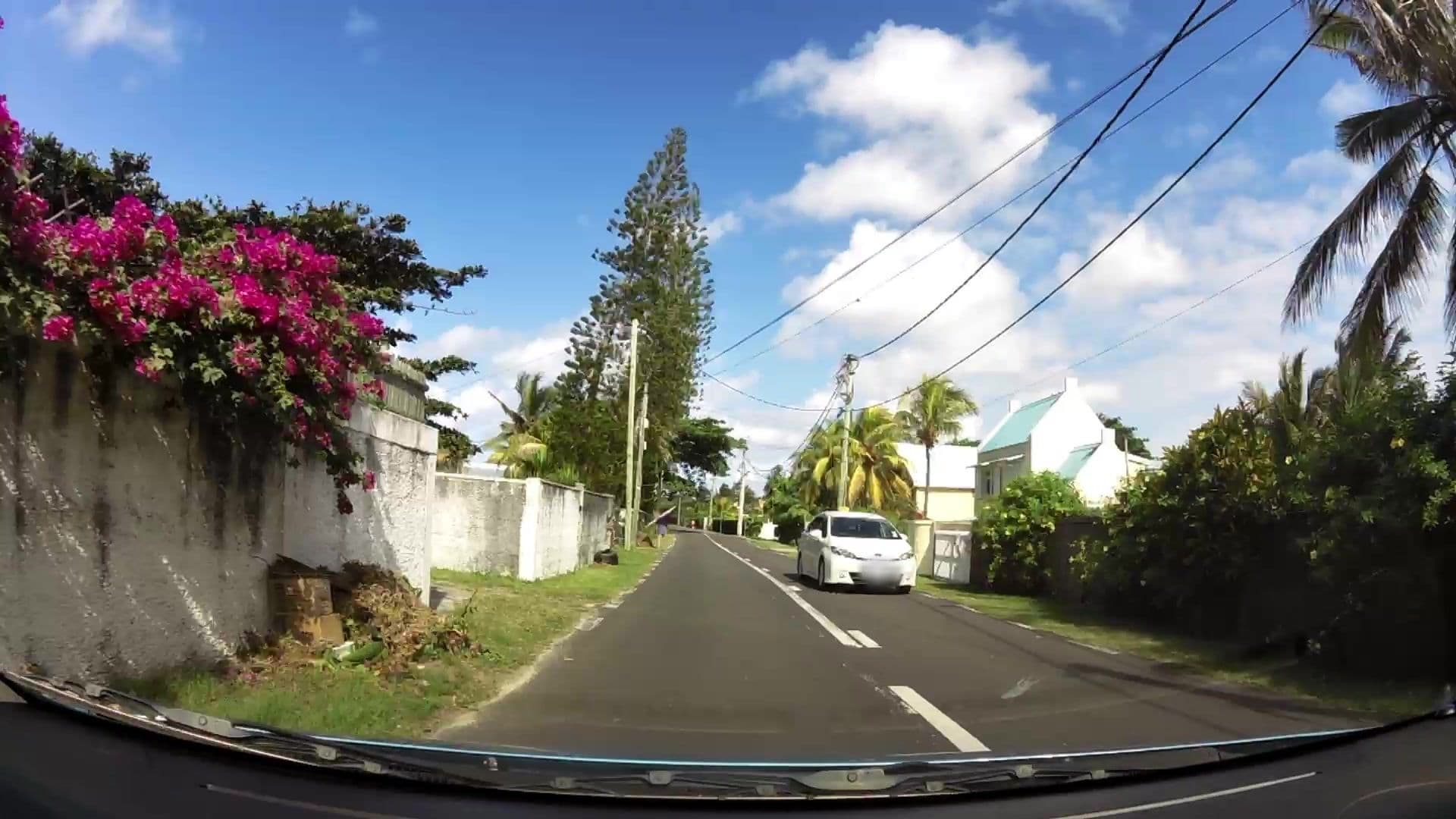 Street view near L' Oiseau du Paradis, Beau Vallon — © kaartcam (CC BY-SA · Mapillary)