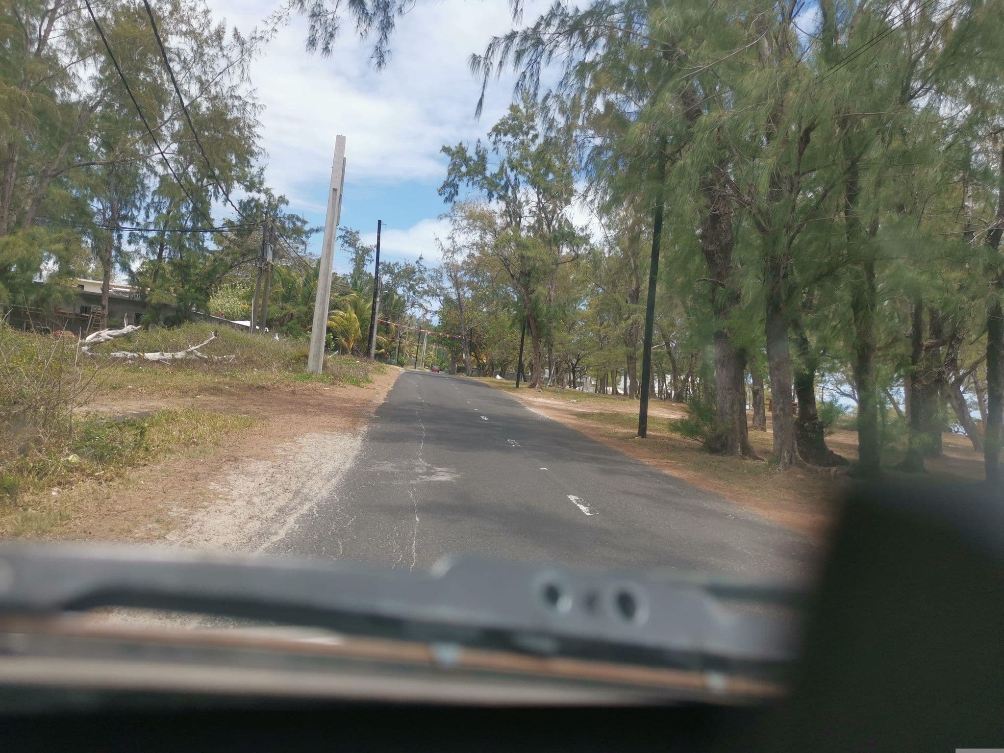 Street view near La Maison D'Ete, Roches Noire — © armandr (CC BY-SA · Mapillary)