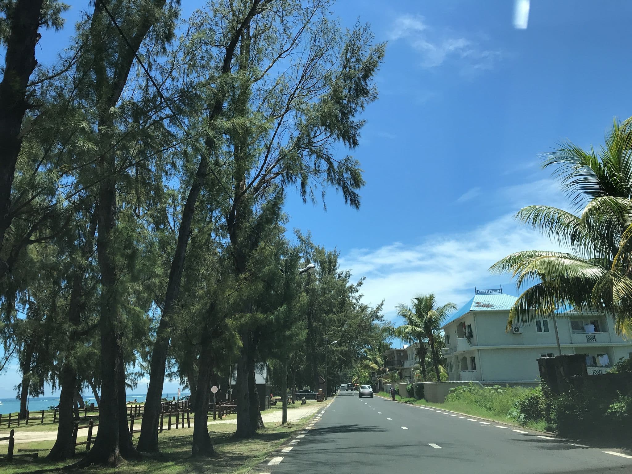 Street view near West Terrace, Flic en Flac — © thepriben (CC BY-SA · Mapillary)