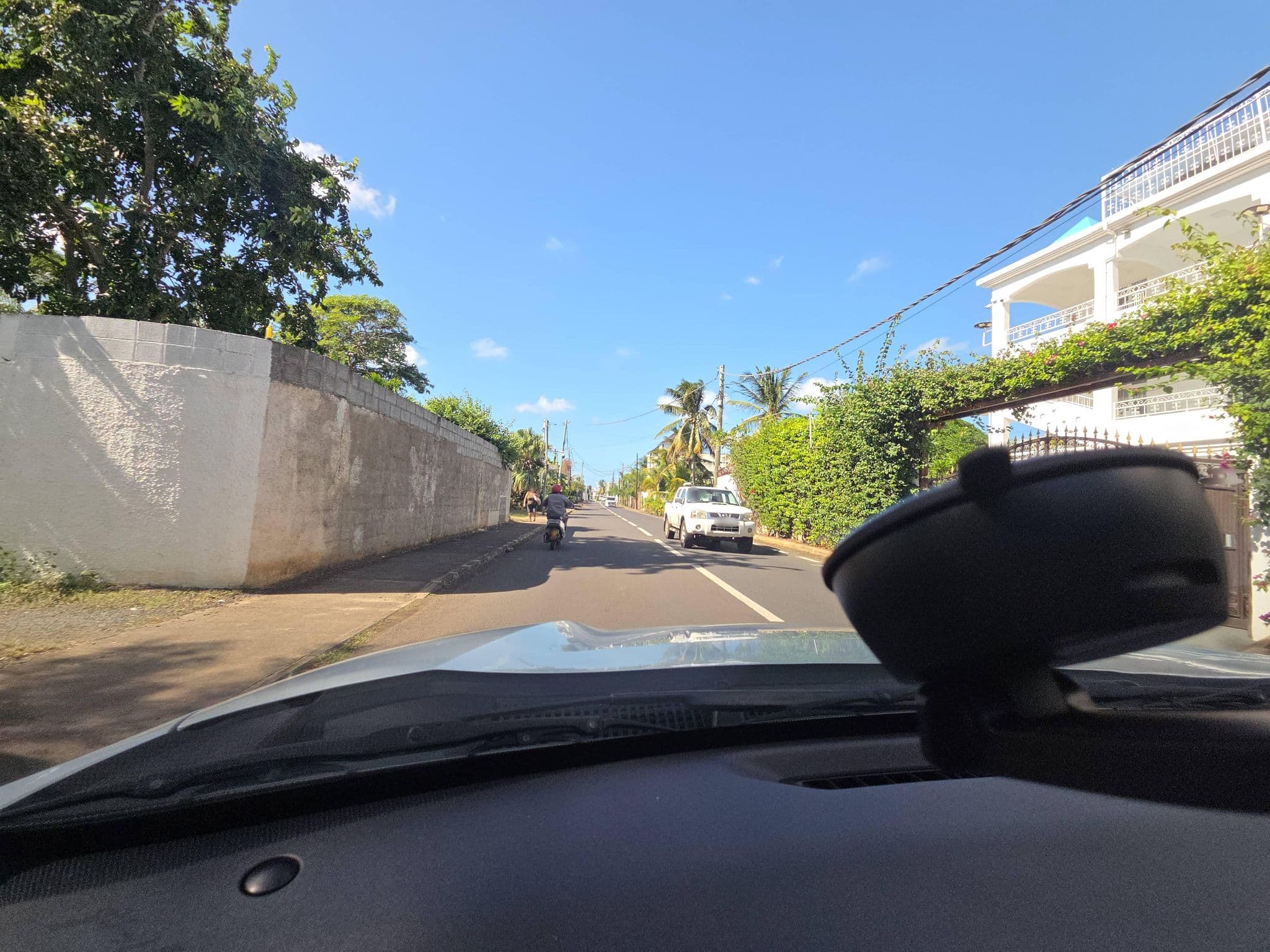 Street view near La Dorade, Triolet — © nfluence (CC BY-SA · Mapillary)