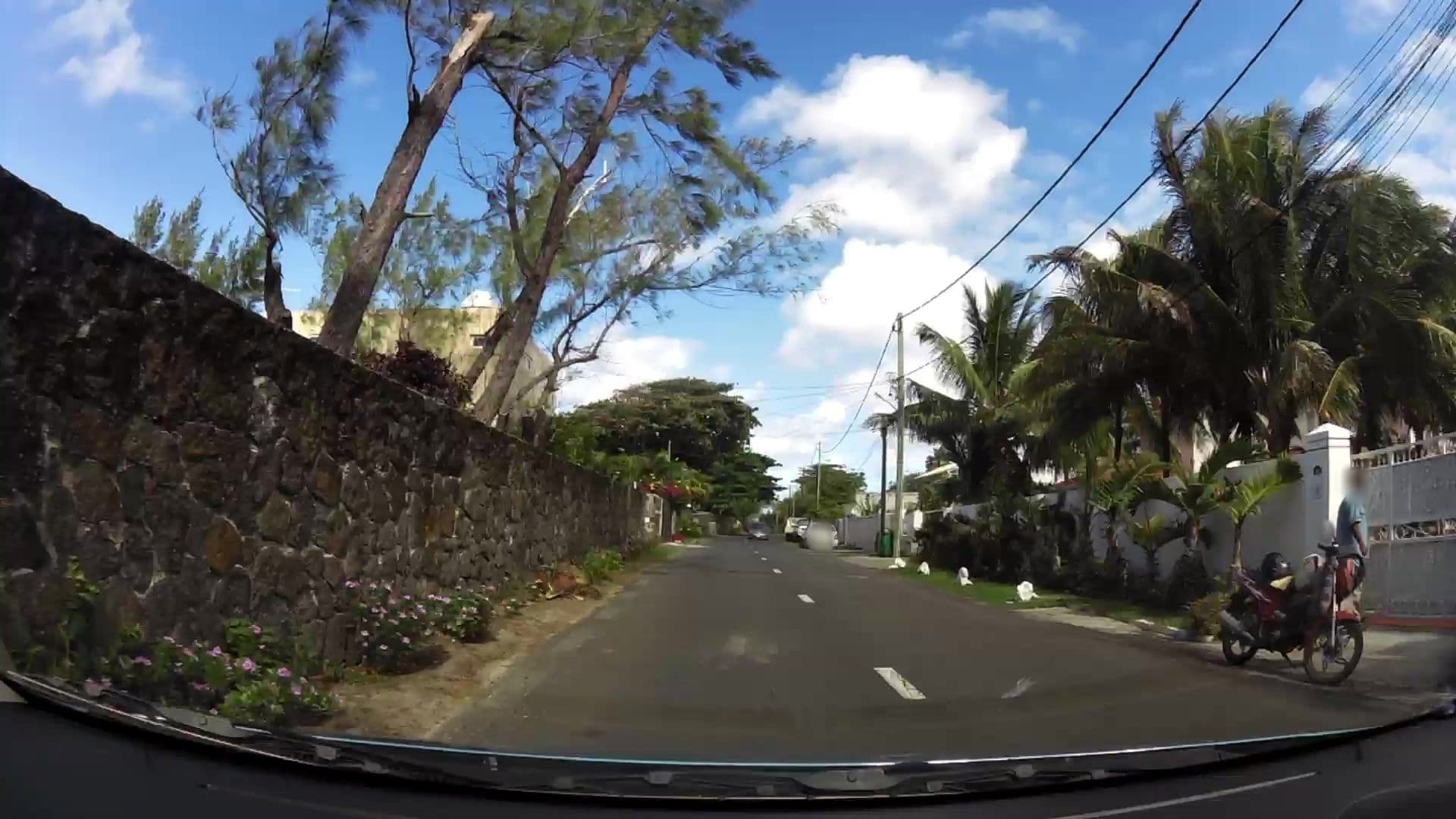 Street view near Villa Soleil D’été, Beau Vallon — © kaartcam (CC BY-SA · Mapillary)