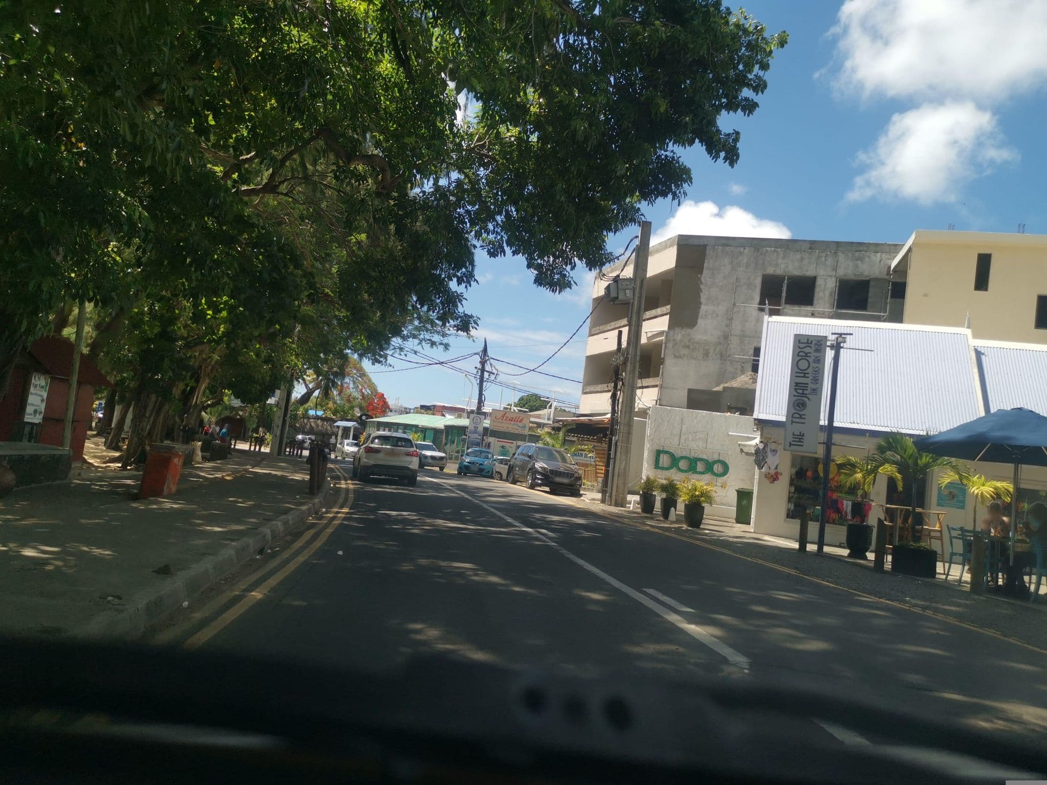 Street view near La Résidence Hotel, Grand Baie — © armandr (CC BY-SA · Mapillary)