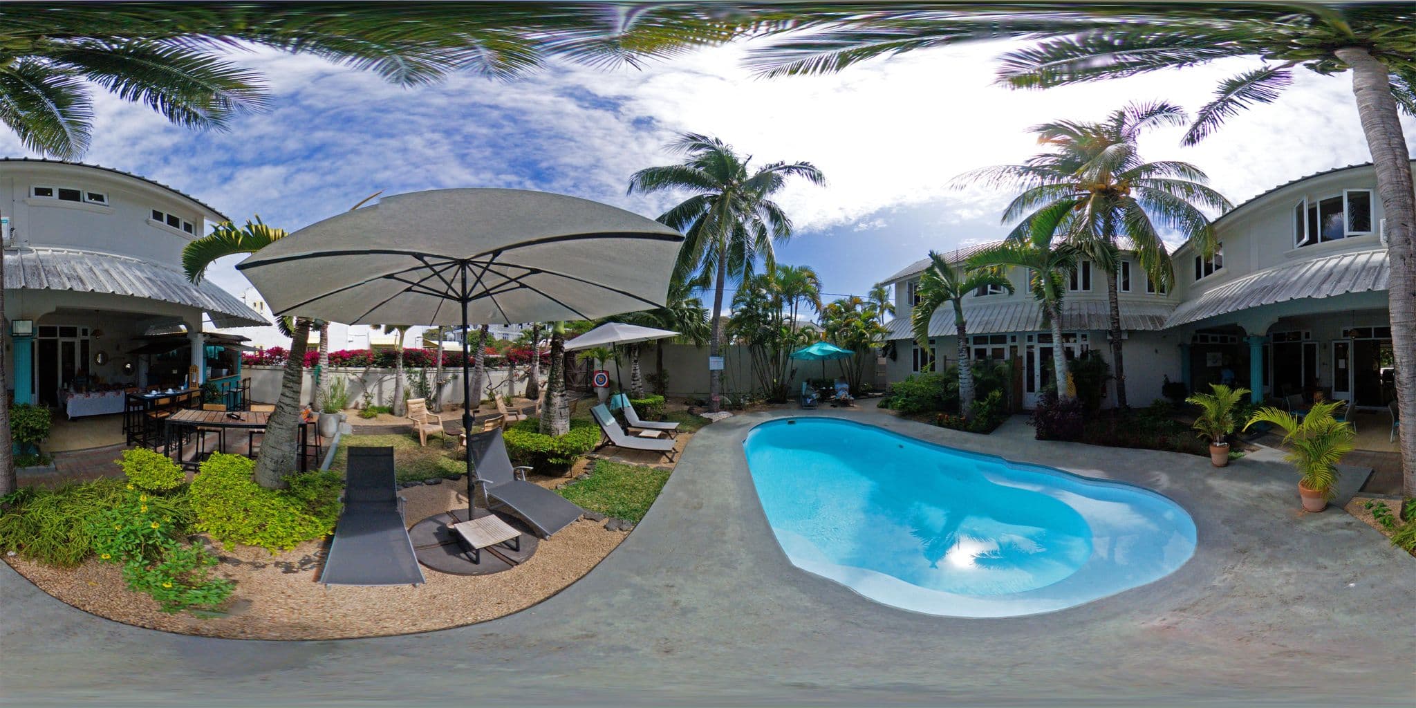 Street view near Le Clos des Bains, Beau Vallon — © AllWays360 (CC BY-SA · Mapillary)