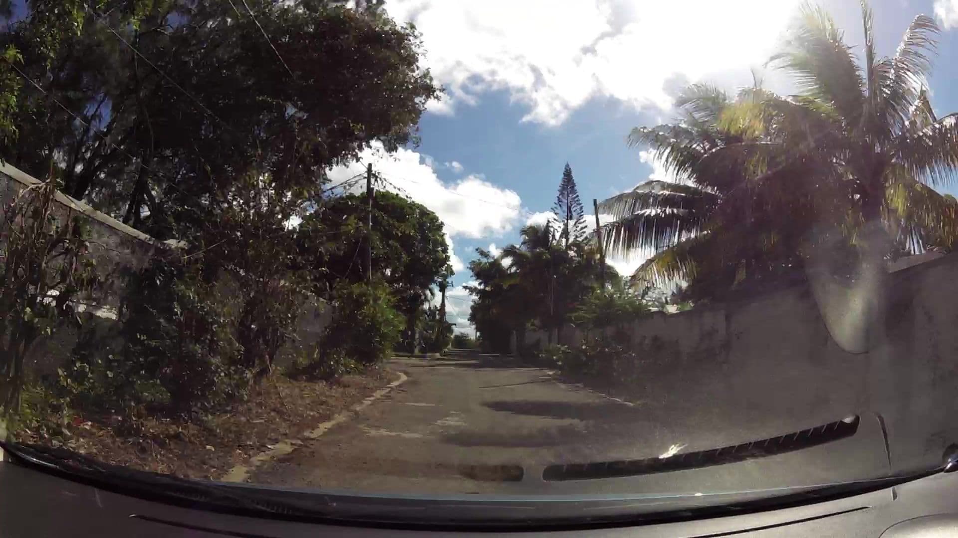 Street view near Le Grand Cacatoie, Beau Vallon — © kaartcam (CC BY-SA · Mapillary)