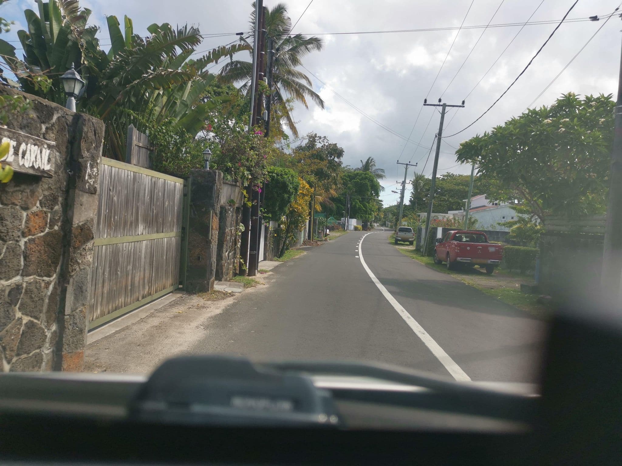 Street view near Jardin de Corail, Beau Vallon — © armandr (CC BY-SA · Mapillary)