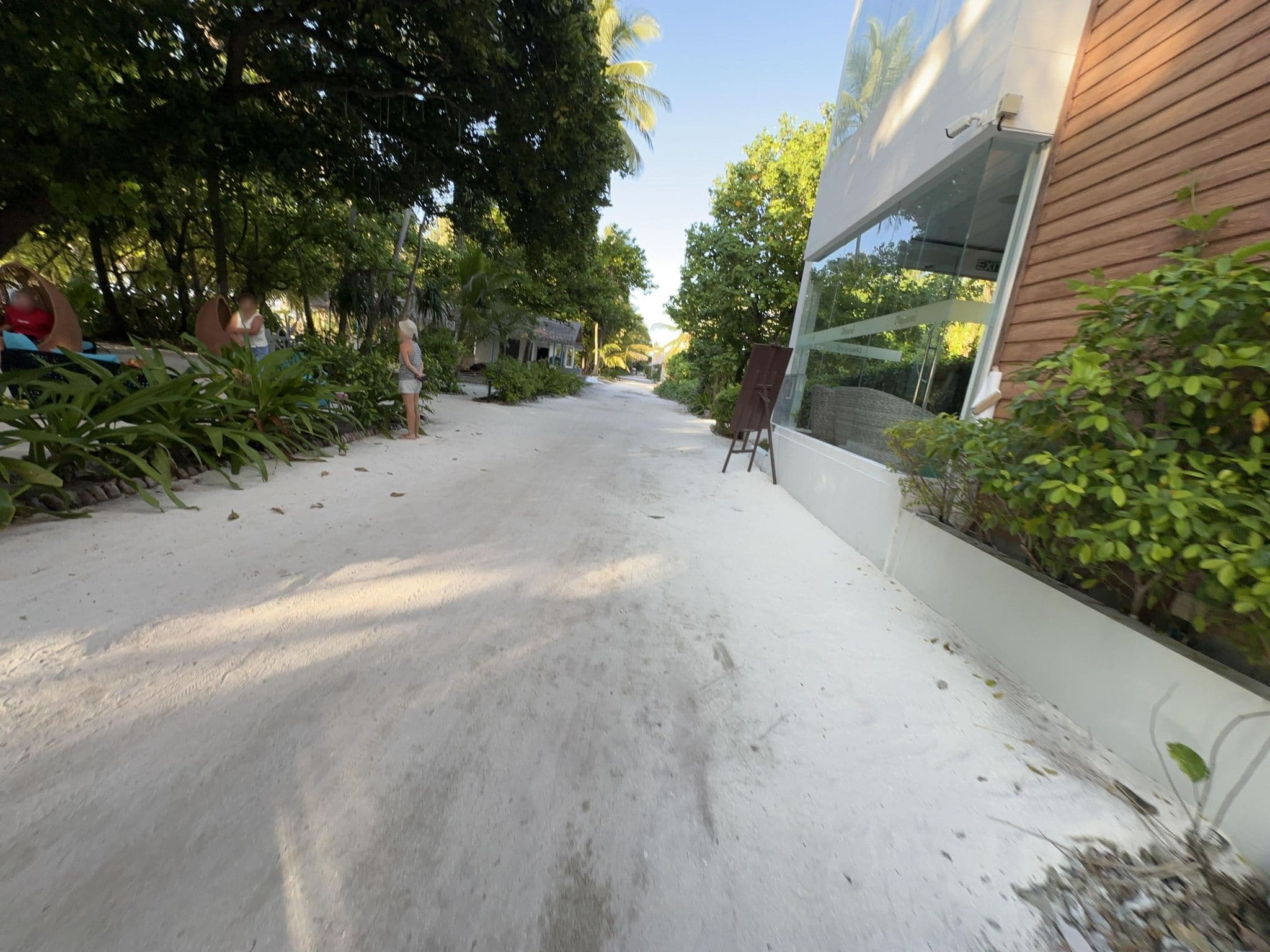 Street view near Dhiguveli, Mahibadhoo — © asturksever (CC BY-SA · Mapillary)