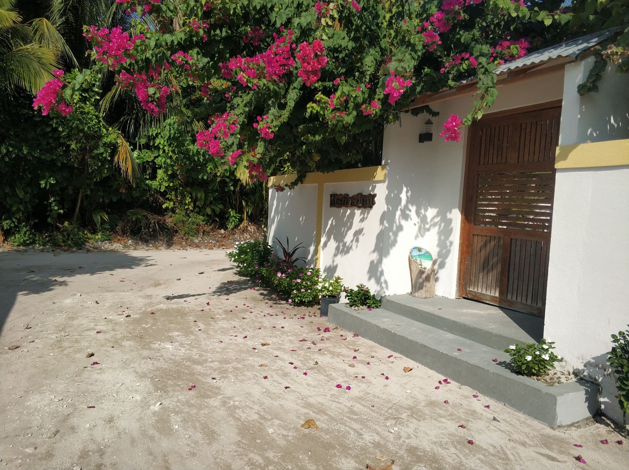 Street view near Resten Inn, Mahibadhoo