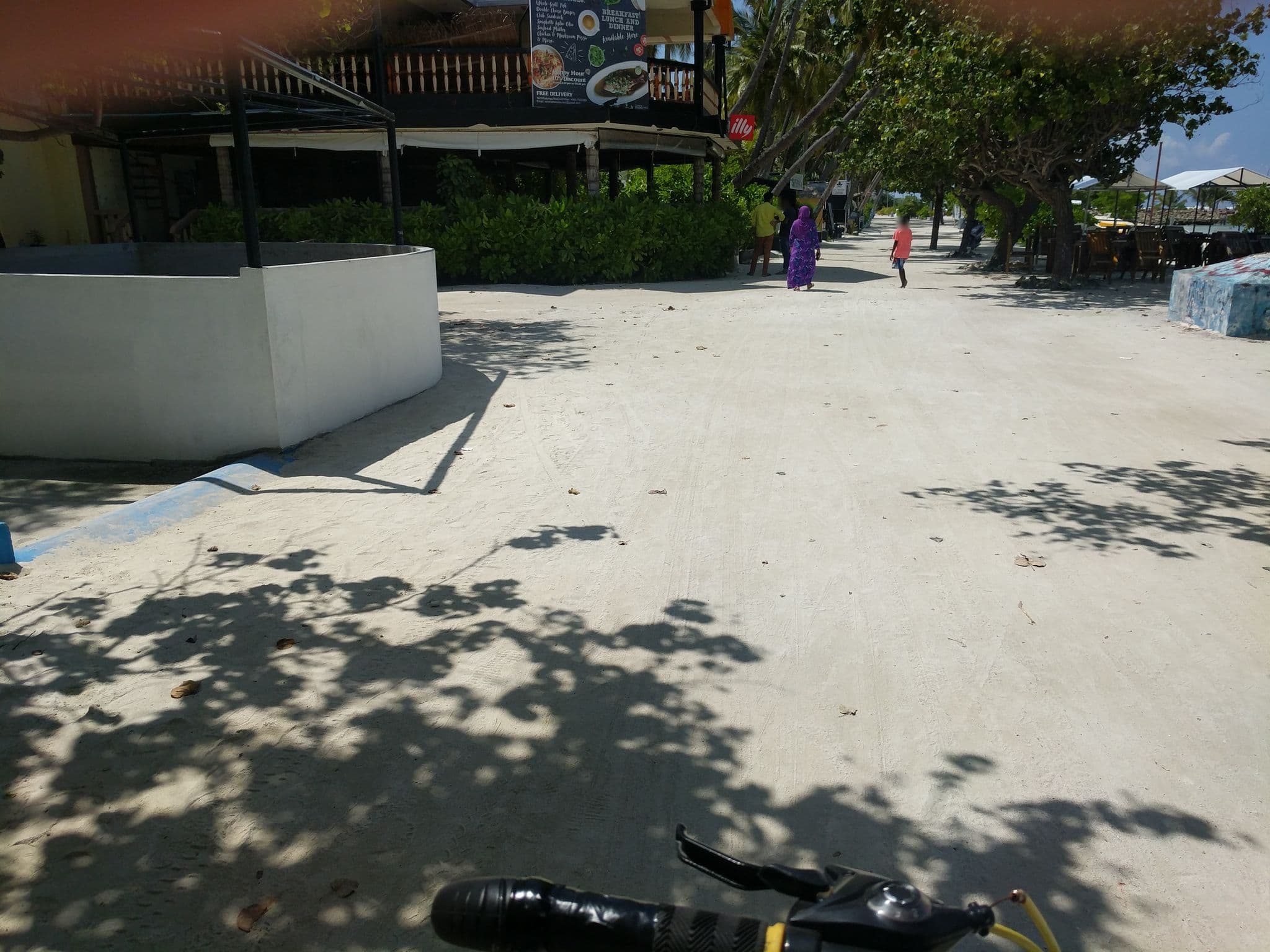 Street view near Kaani Beach, Maafushi