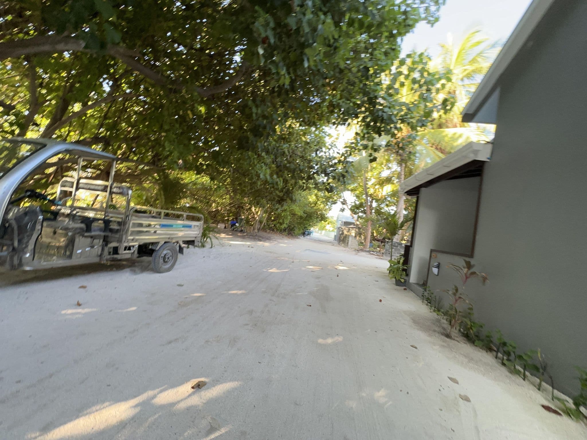 Street view near Dhigurah Beach Inn, Mahibadhoo — © asturksever (CC BY-SA · Mapillary)