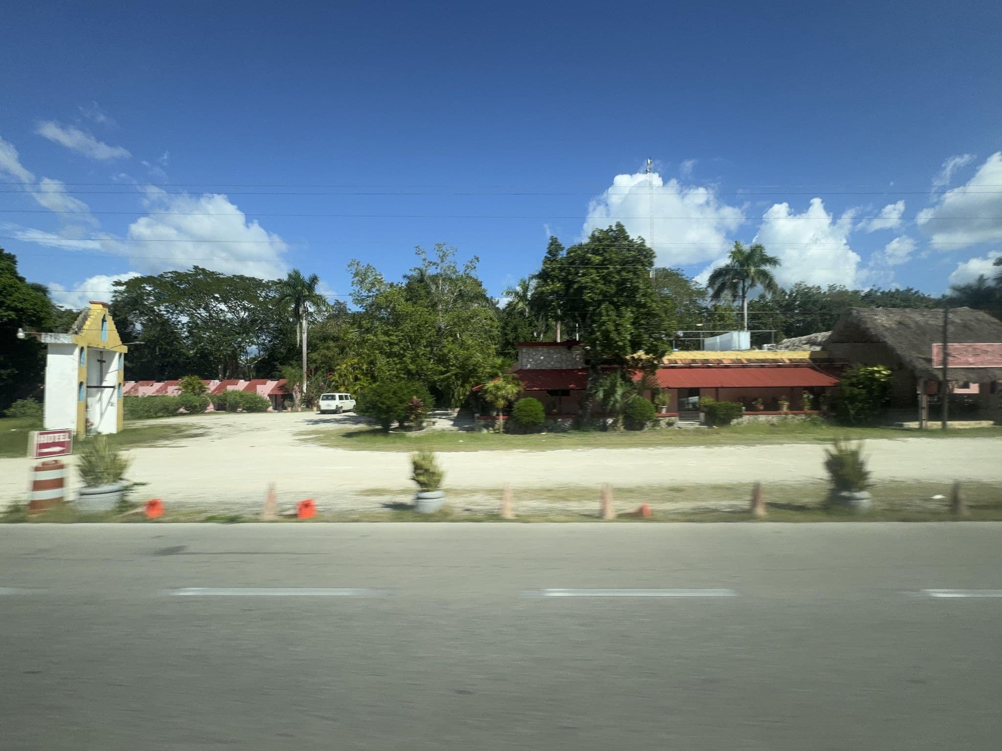 Street view near Hotel Doralba Inn, Chichén-Itzá — © quickness805 (CC BY-SA · Mapillary)