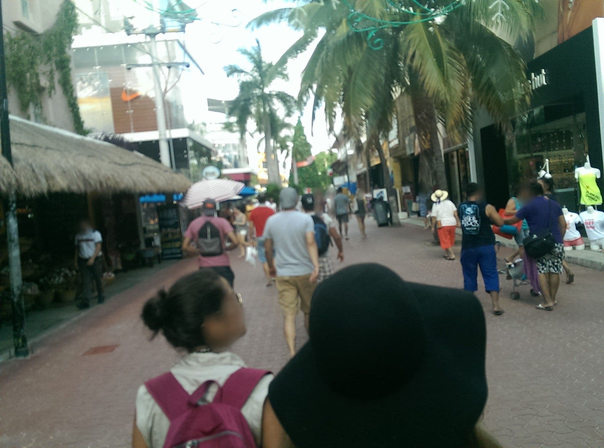 Street view near Moongate by Tukan Hotels, Playa del Carmen