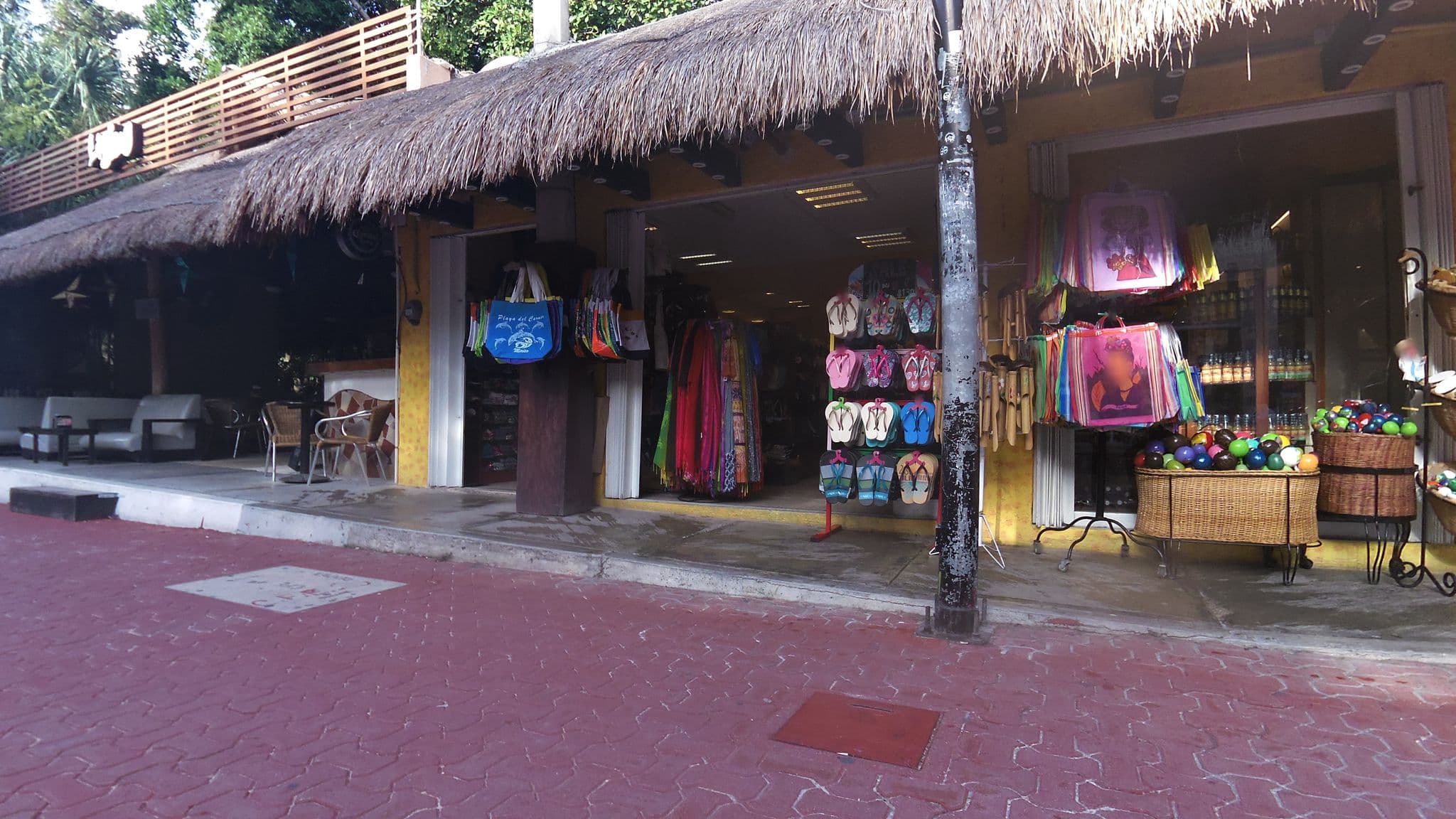 Street view near El Tukan, Playa del Carmen
