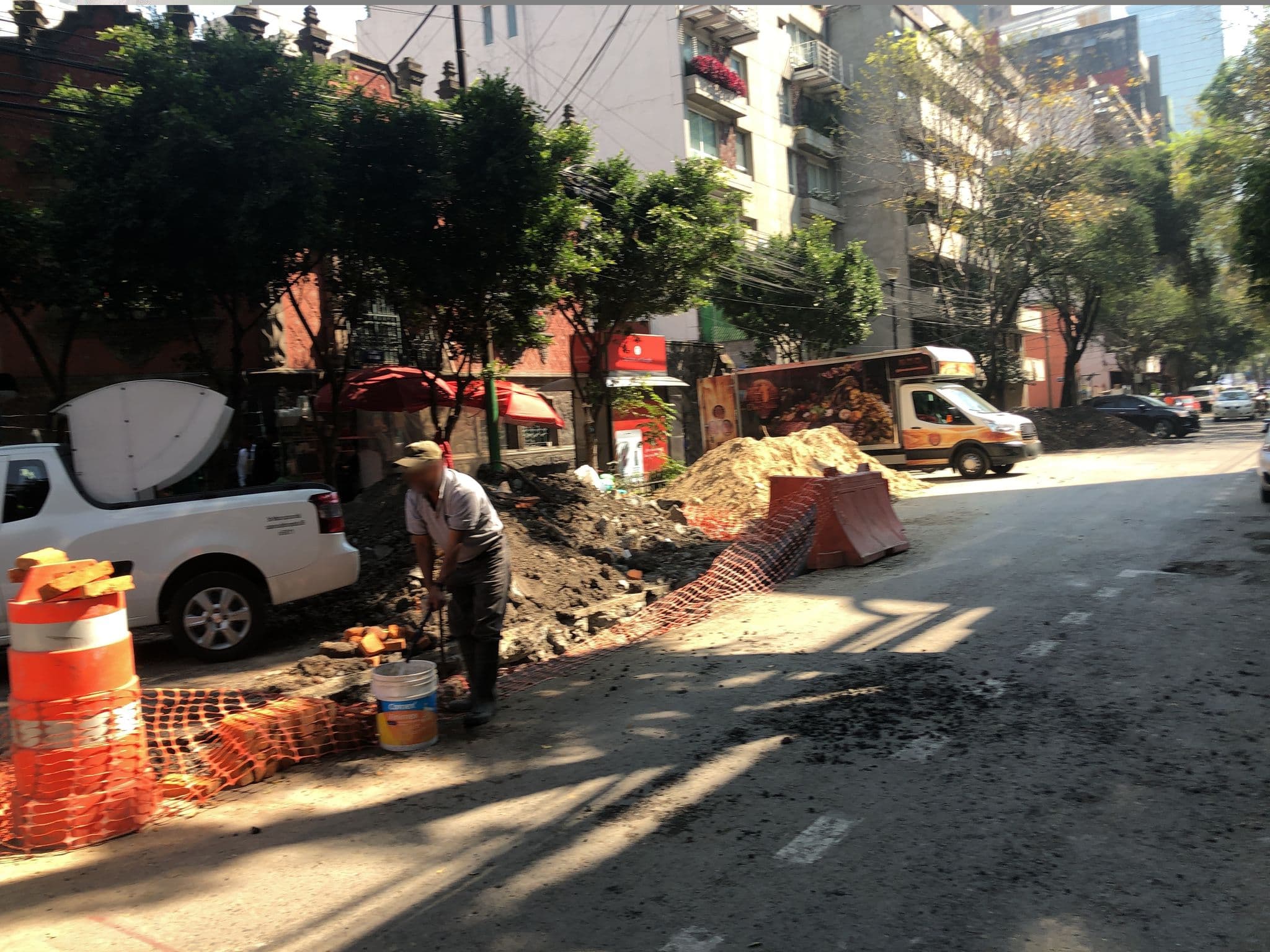 Street view near Hotel Reforma, Polanco — © neuve (CC BY-SA · Mapillary)
