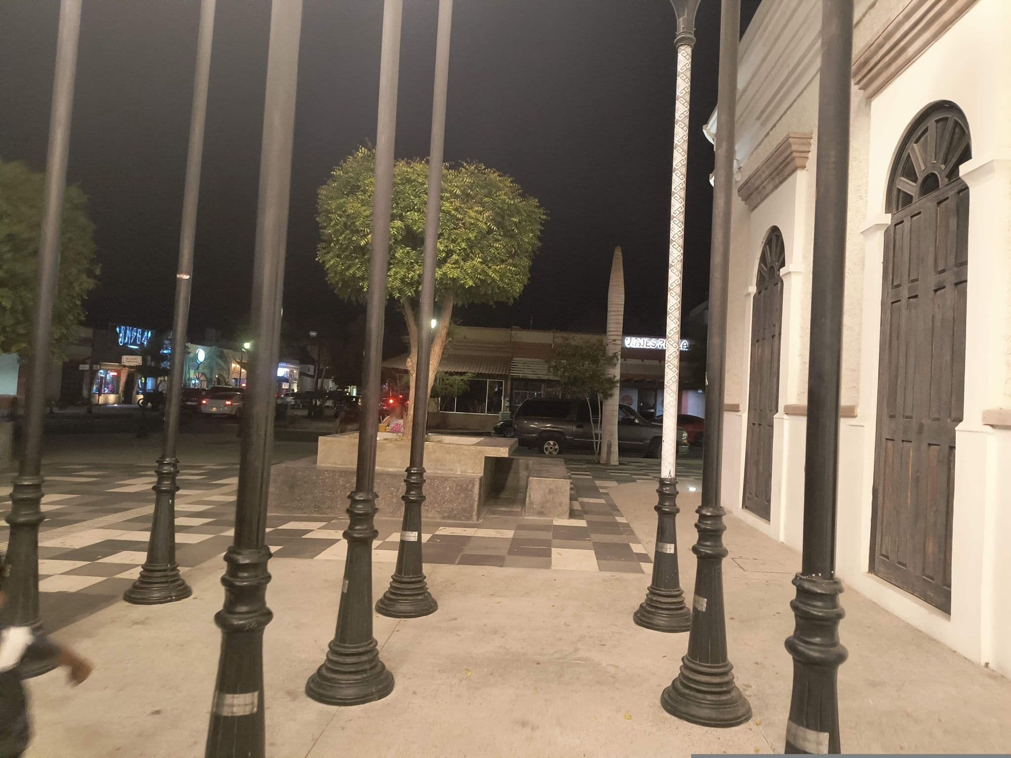Street view near HOTEL MIRAMAR, La Paz — © mapeadora (CC BY-SA · Mapillary)