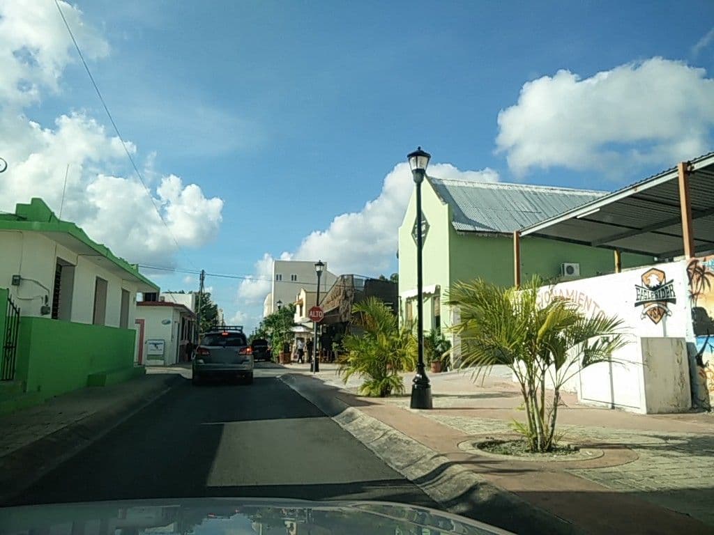 Street view near Hotel Villa Las Anclas, Cozumel — © ccossio (CC BY-SA · Mapillary)