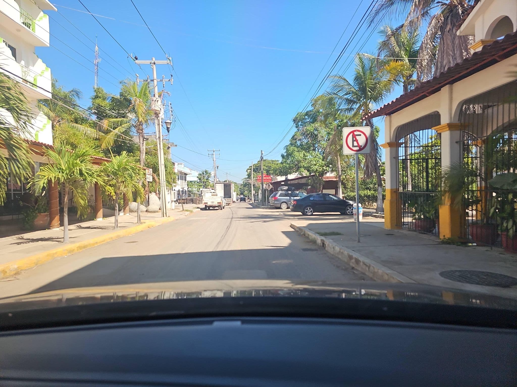 Street view near Hotel Arecife, Sector H Tres — © ezaratemx (CC BY-SA · Mapillary)