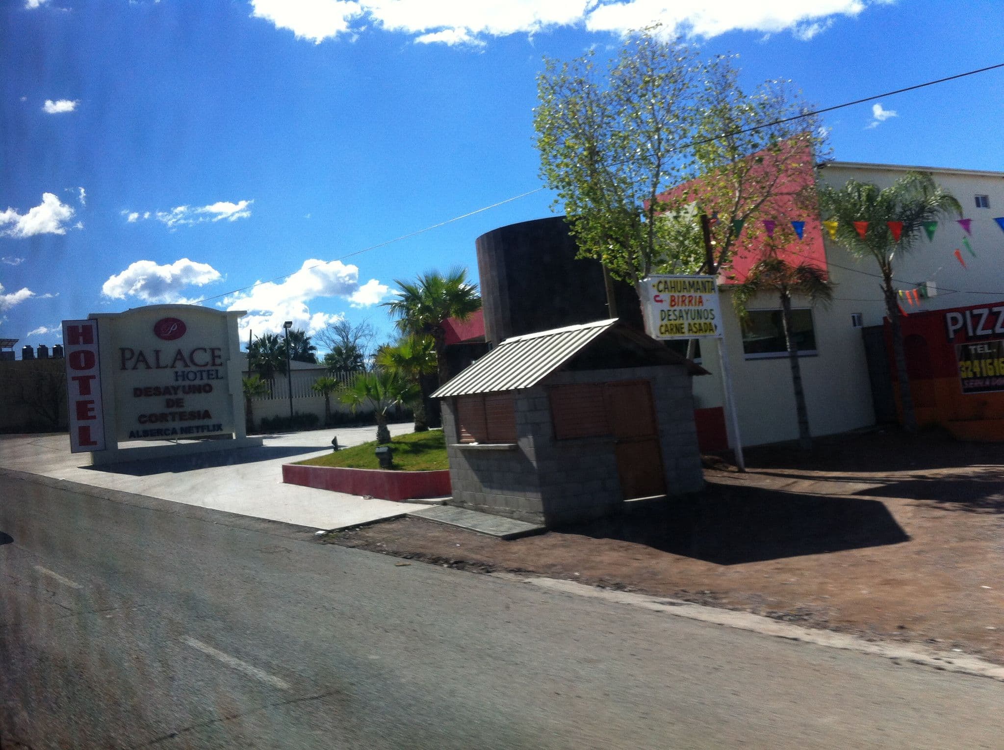 Street view near Mission, Santa Ana — © ccossio (CC BY-SA · Mapillary)
