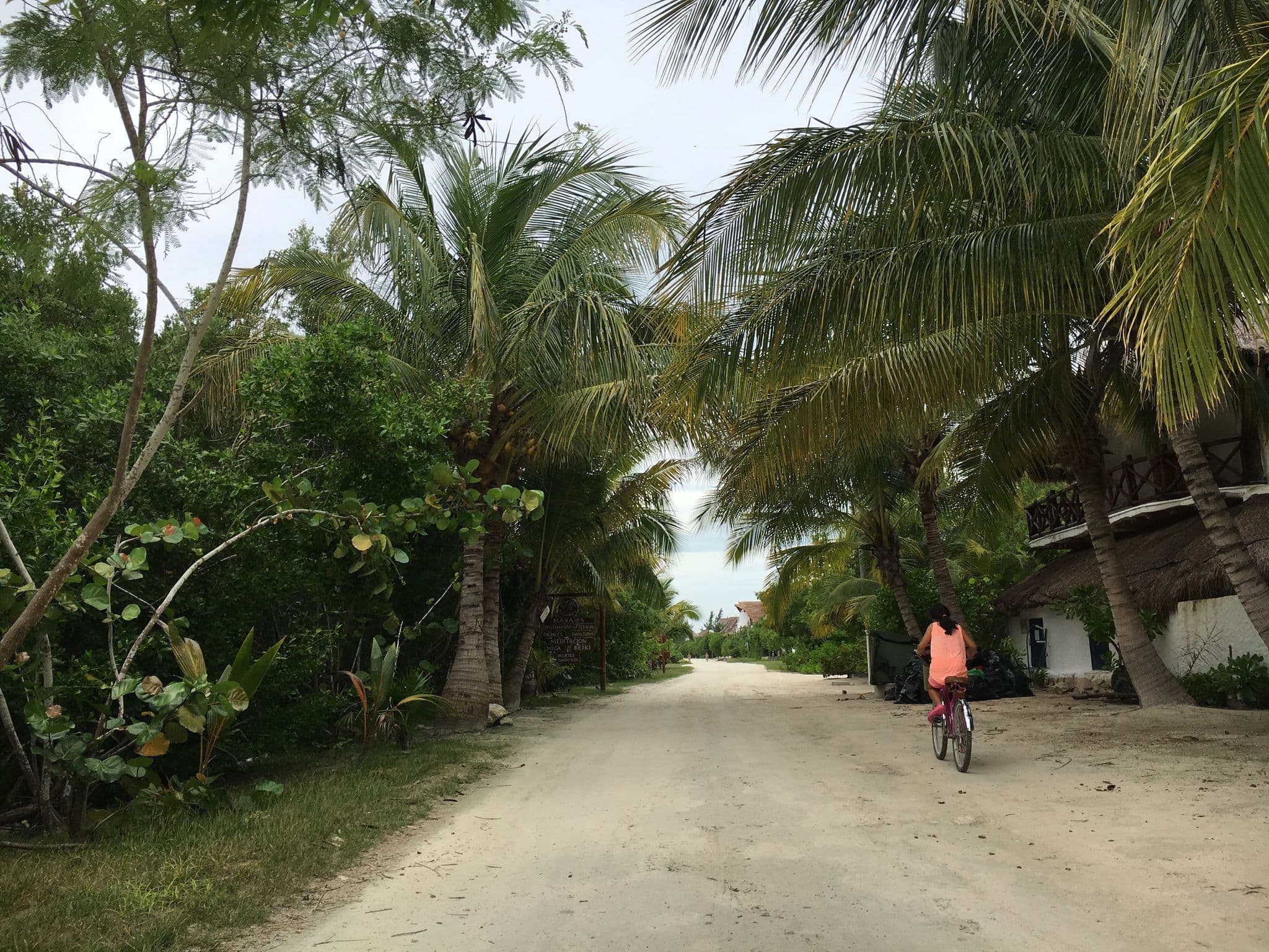 Street view near Las Nubes, Isla Holbox — © z0rg (CC BY-SA · Mapillary)