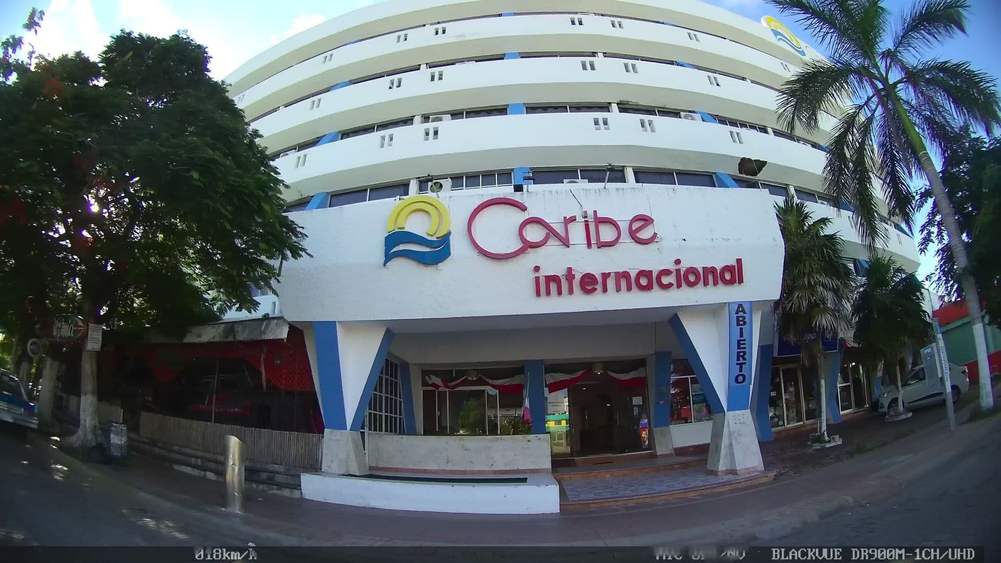 Street view near Hacienda Hotel, Cancún — © kaart_2 (CC BY-SA · Mapillary)
