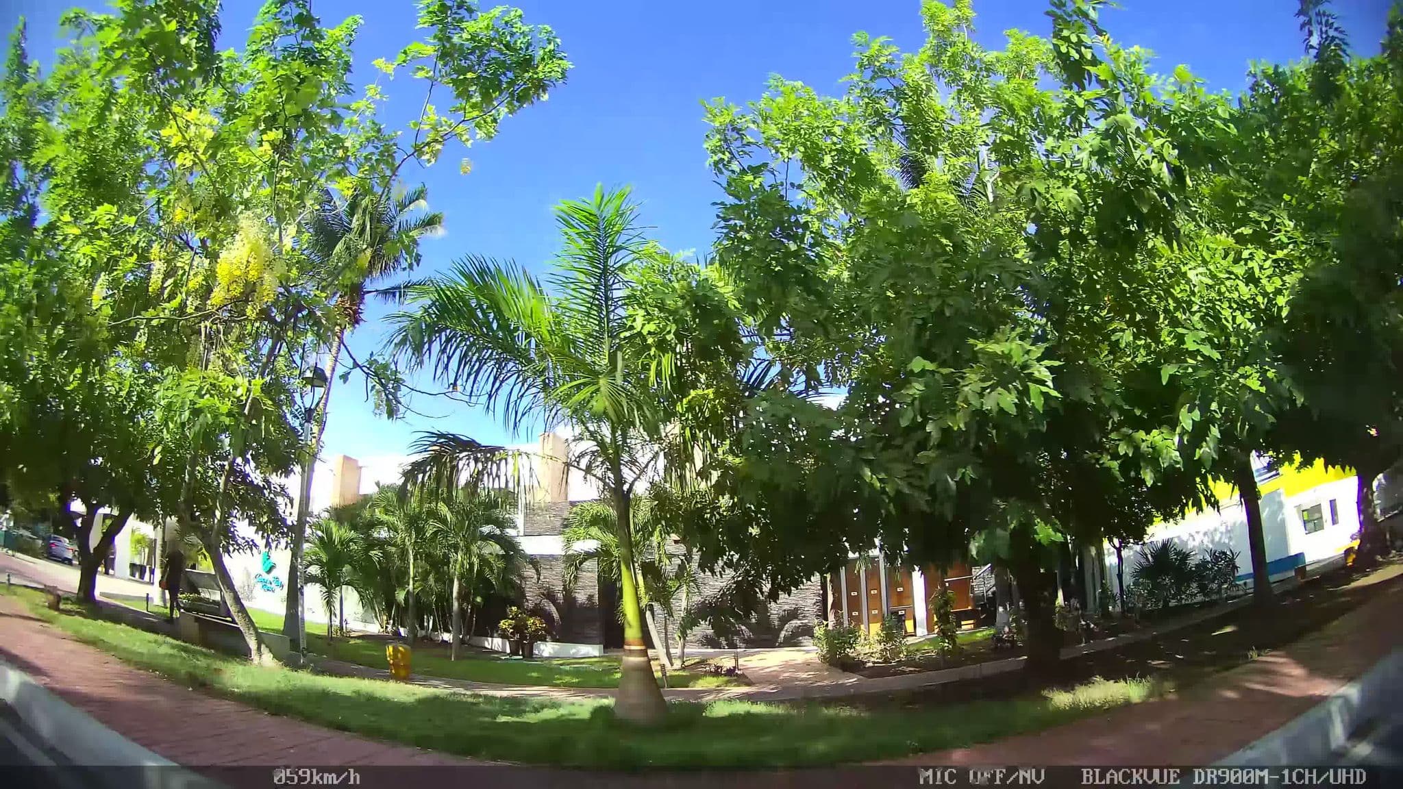 Street view near Cancun Bay Resort, Cancún — © kaart_2 (CC BY-SA · Mapillary)