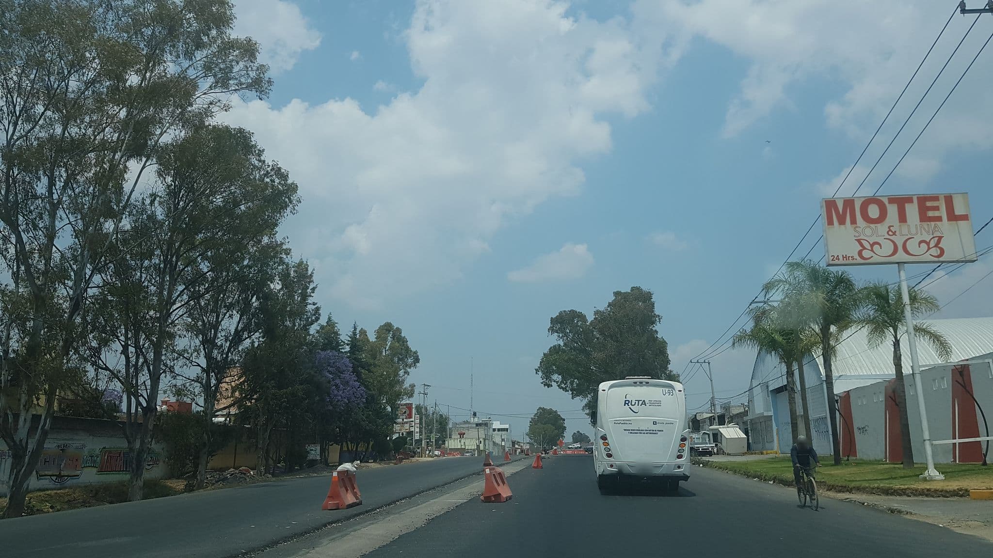 Street view near Motel Sol & Luna, Chipilo de Francisco Javier Mina — © cenacom (CC BY-SA · Mapillary)