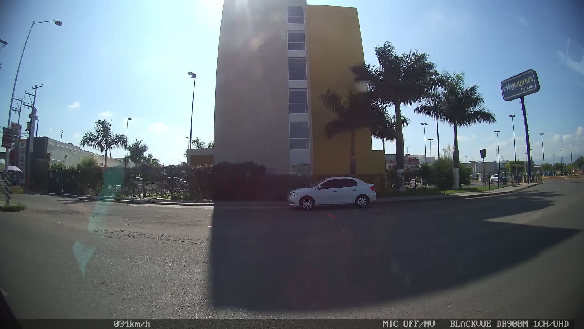 Street view near City Express Parque Celaya, Estrada — © kaart_1 (CC BY-SA · Mapillary)