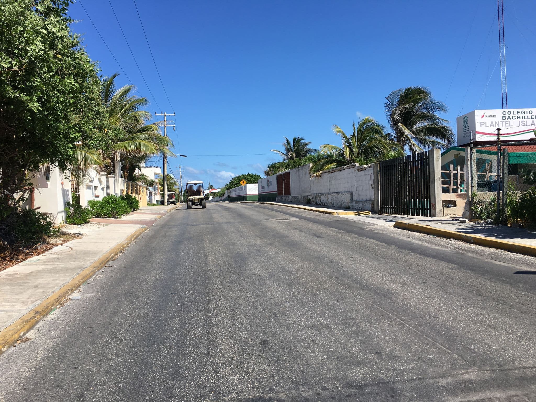 Street view near Villa De Paz Isla, Isla Mujeres — © ccossio (CC BY-SA · Mapillary)