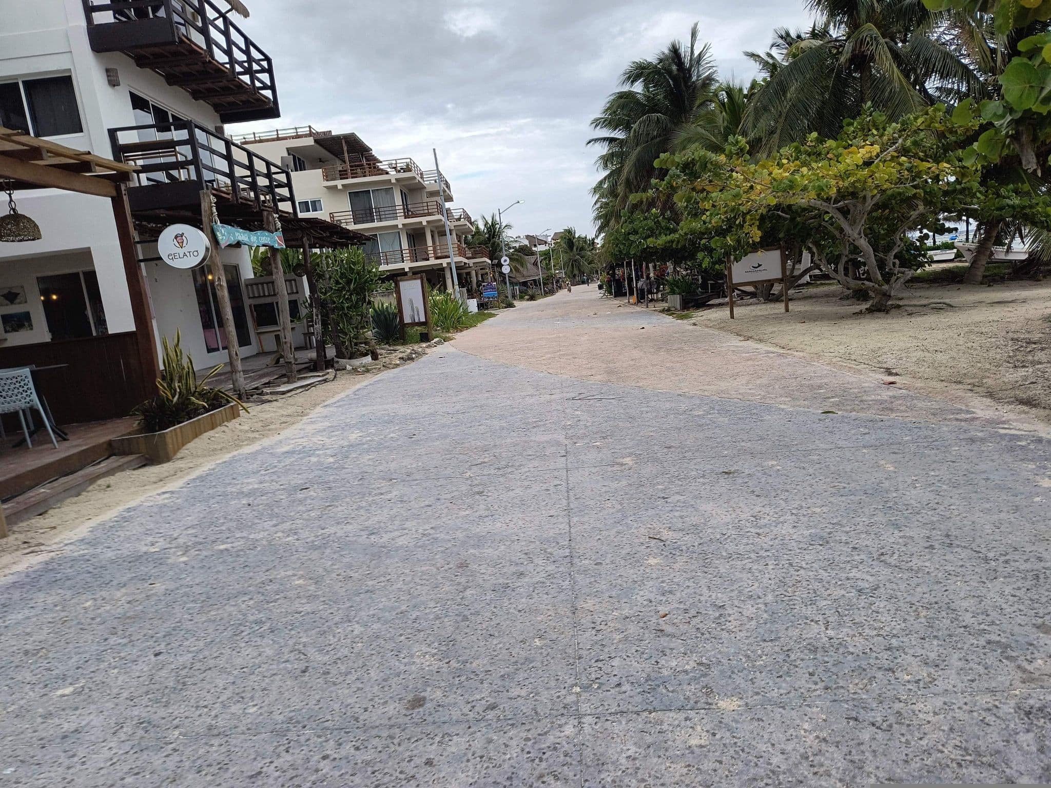 Street view near Cabañas Palmeras de Mahahual, Calderitas — © mapeadora (CC BY-SA · Mapillary)
