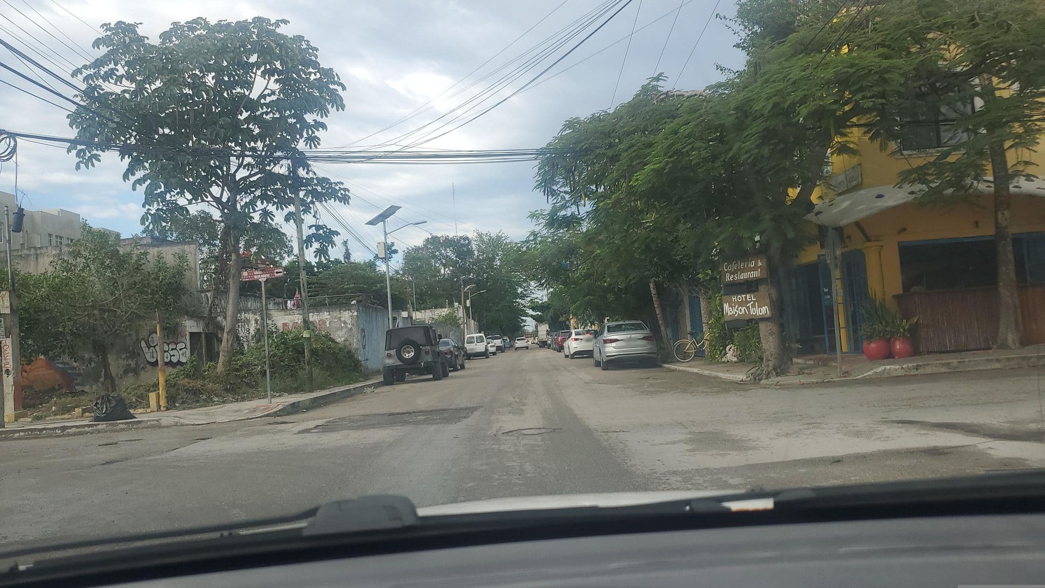 Street view near Lum hostal, Tulum