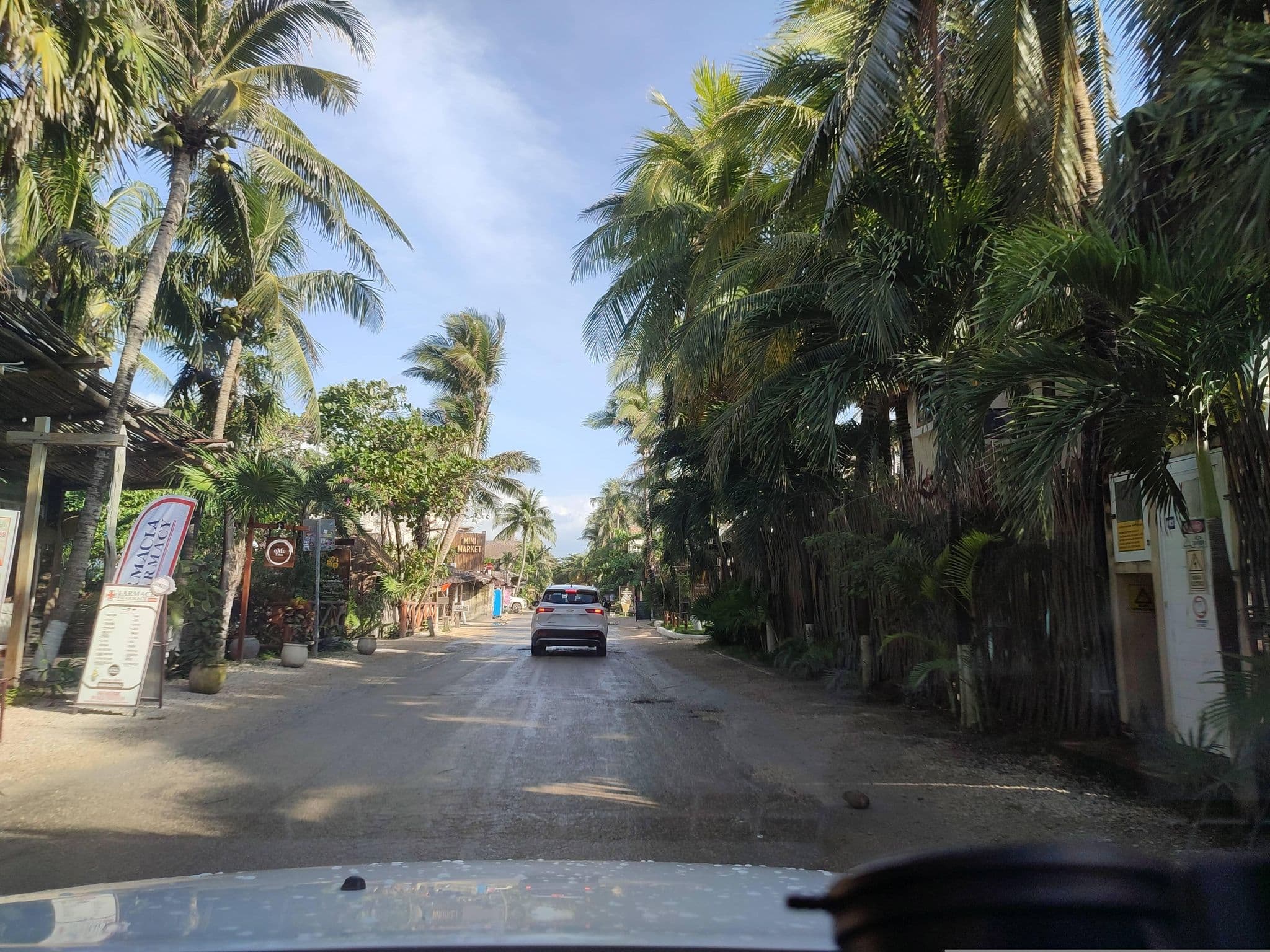 Street view near Piedra Escondia, Tulum